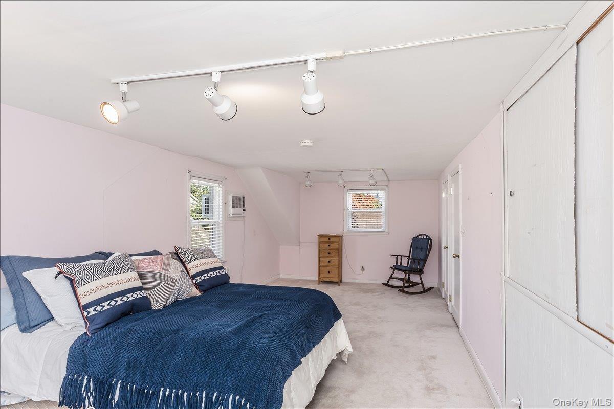 2527 Yorktown Street – For Sale photo 25