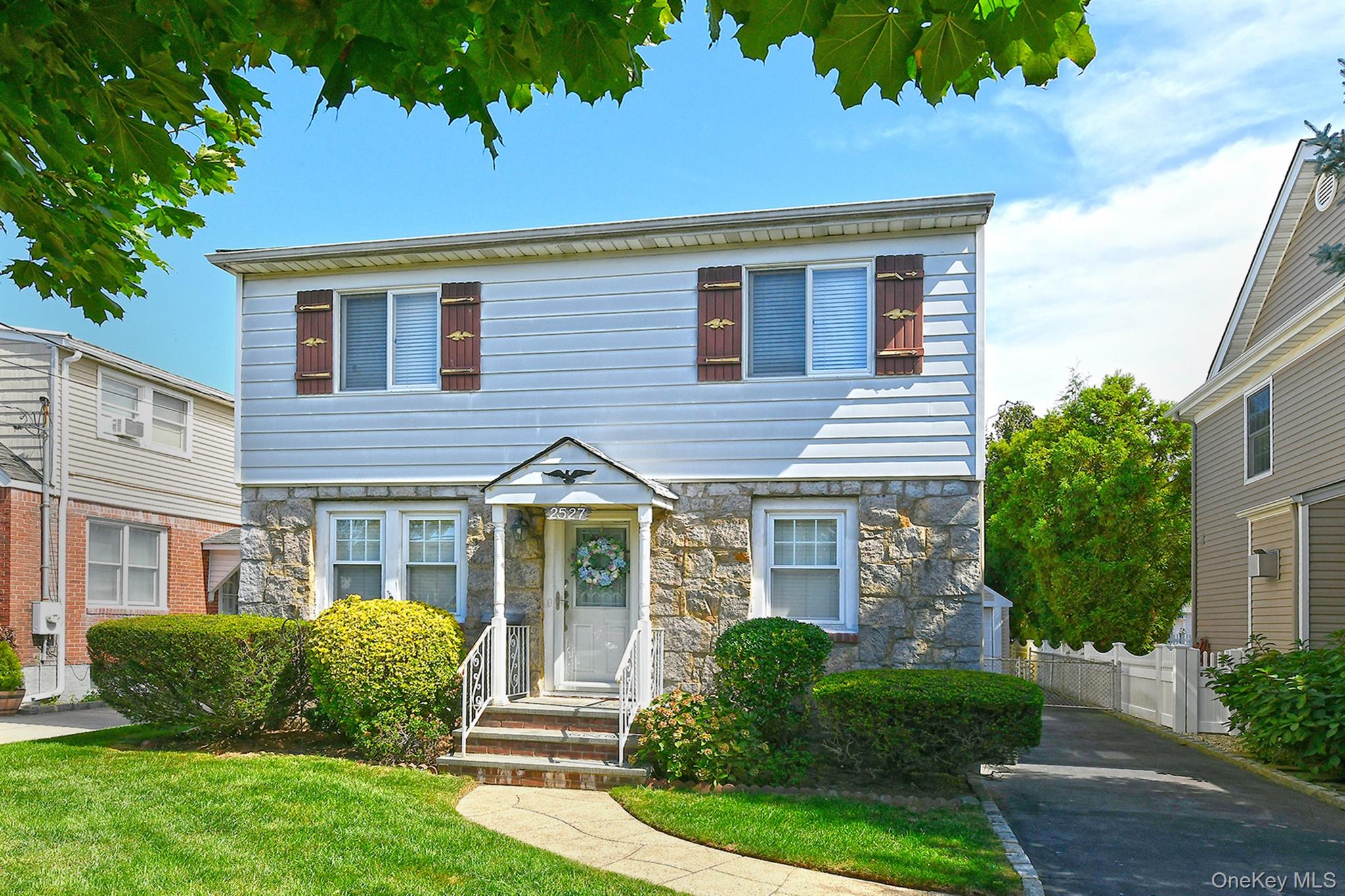 2527 Yorktown Street – For Sale photo 4