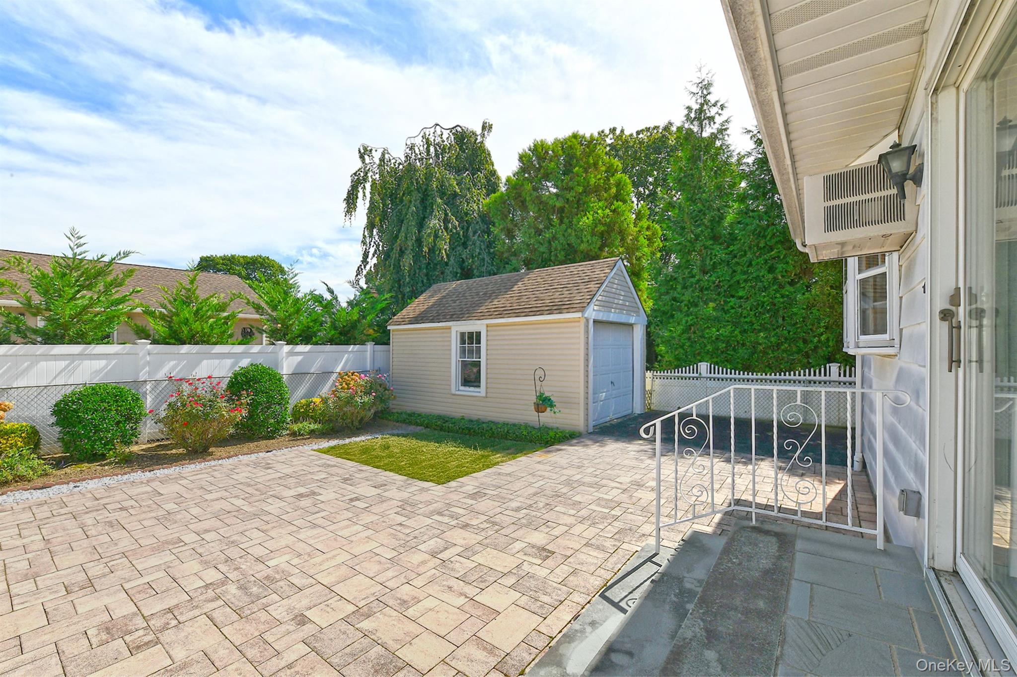 2527 Yorktown Street – For Sale photo 34