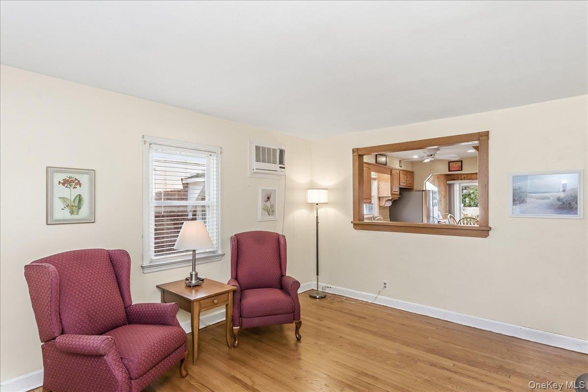 2527 Yorktown Street – For Sale photo 6
