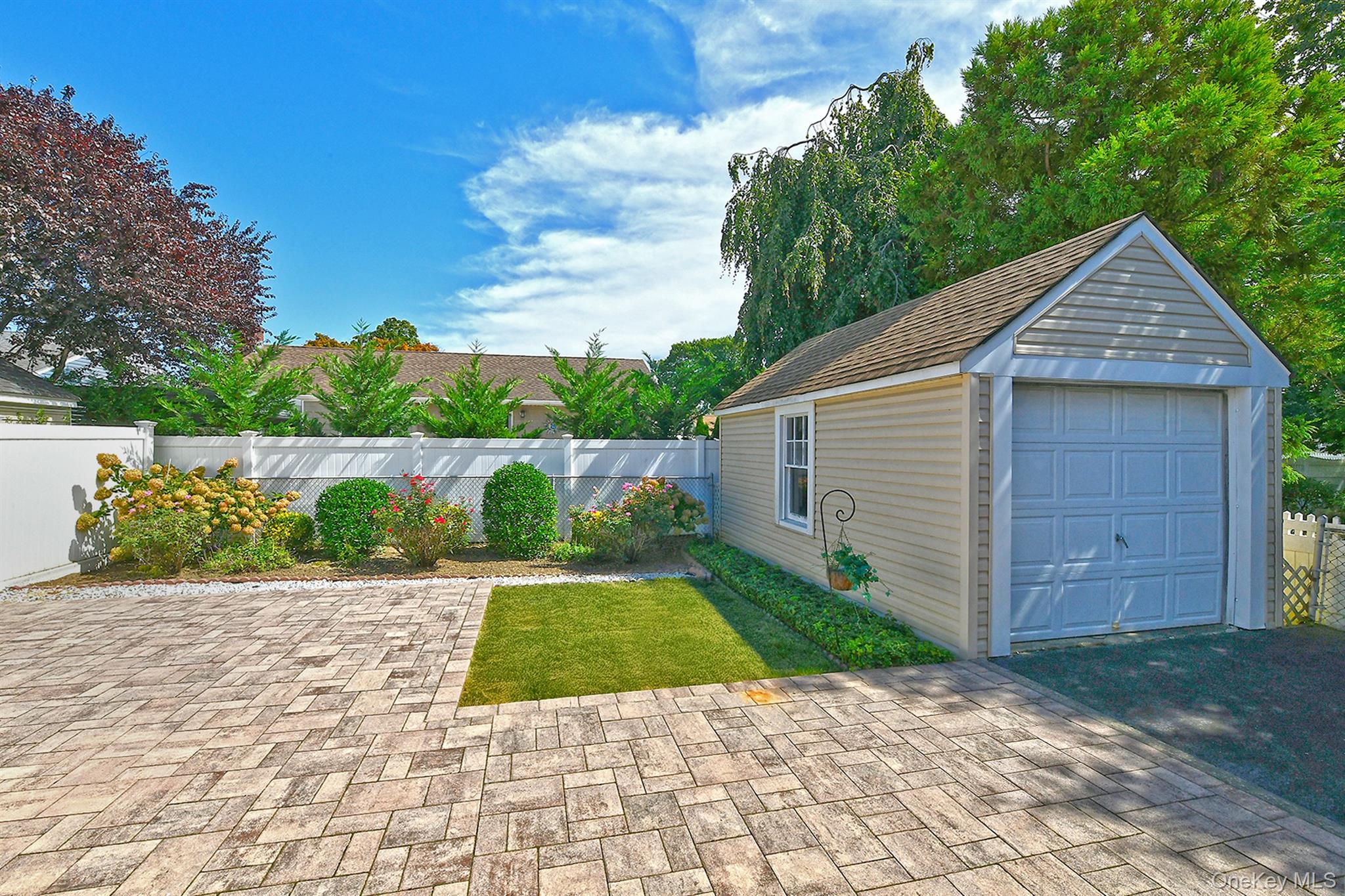 2527 Yorktown Street – For Sale photo 41
