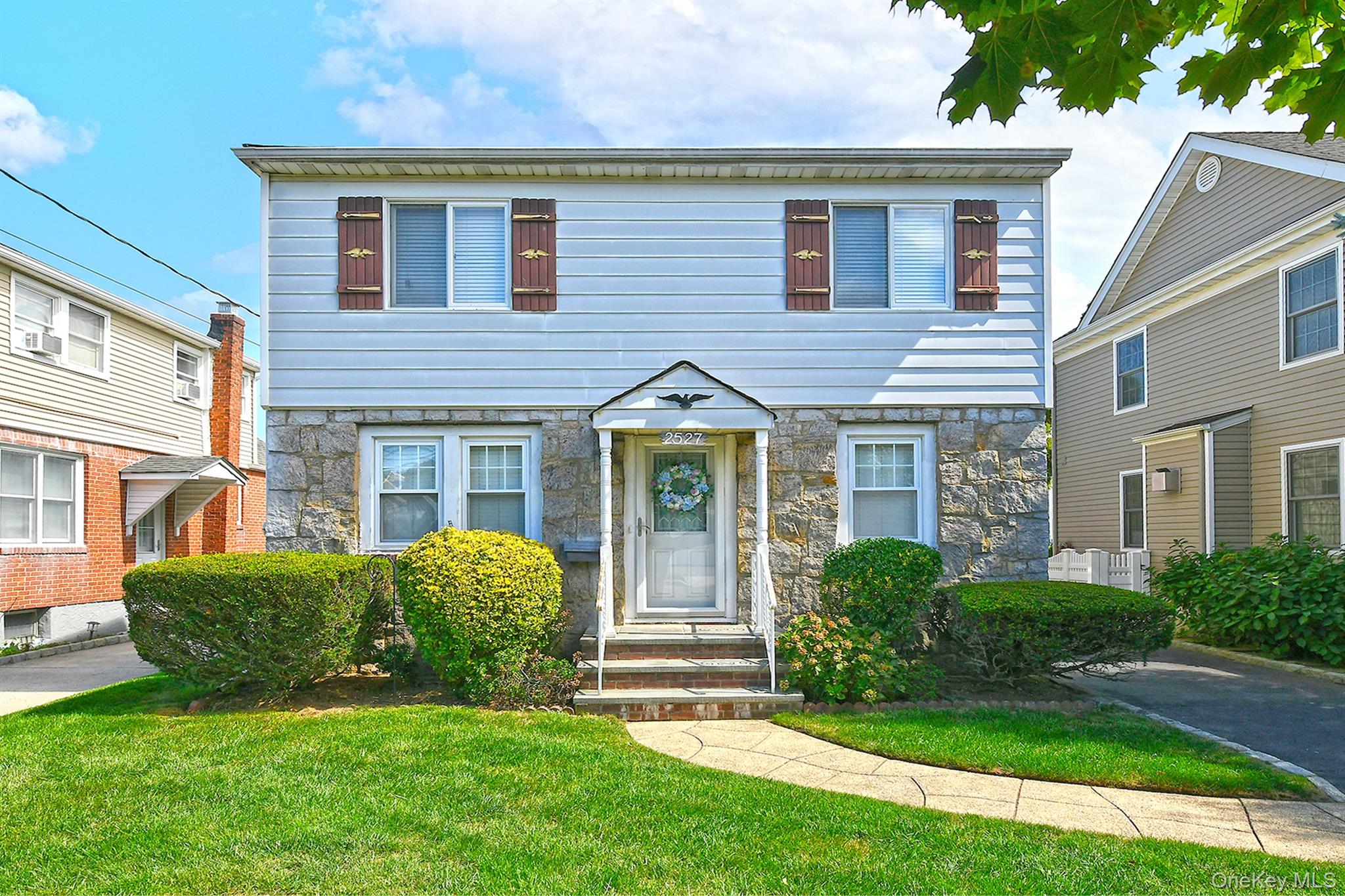 2527 Yorktown Street – For Sale