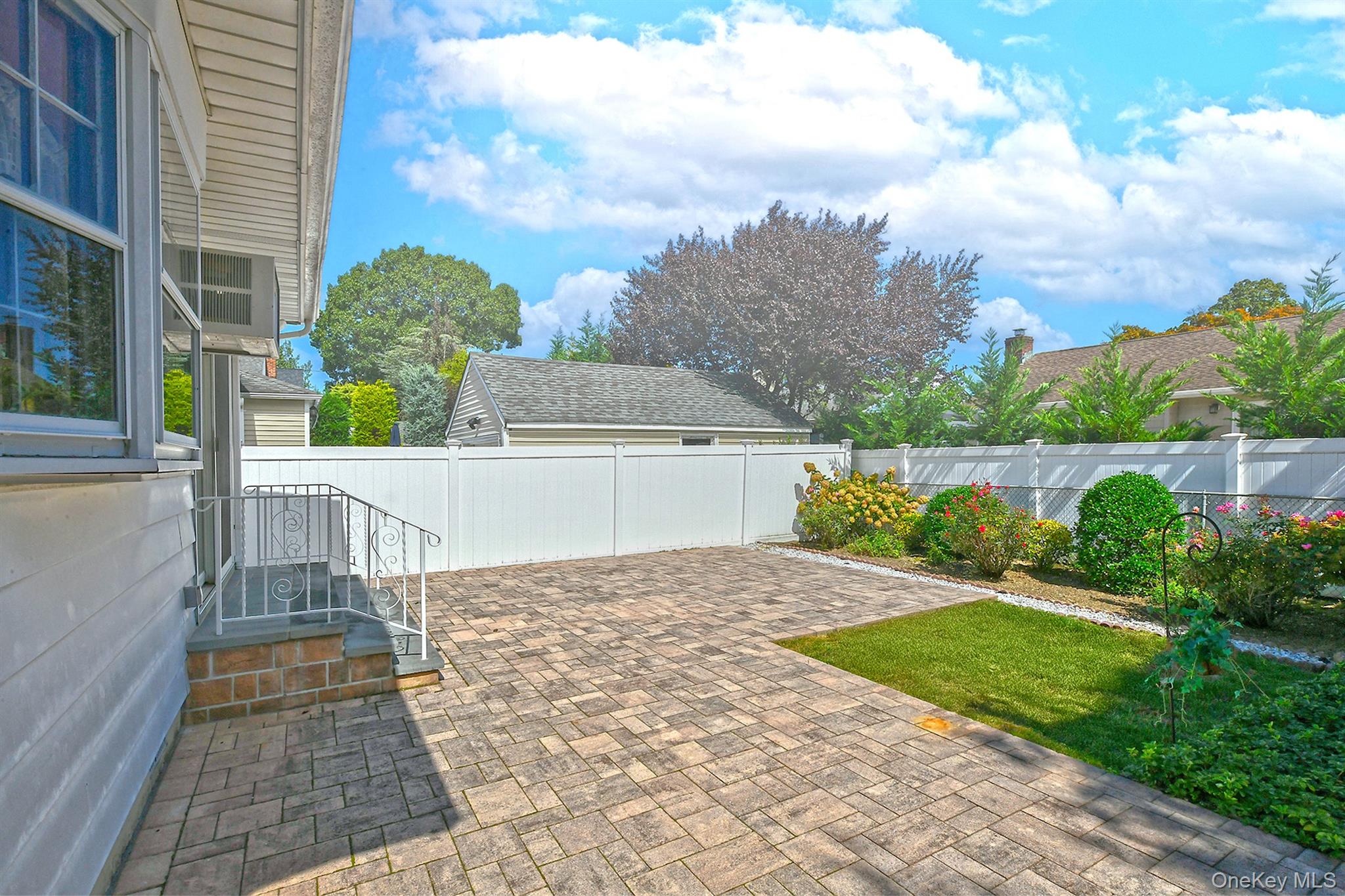 2527 Yorktown Street – For Sale photo 38
