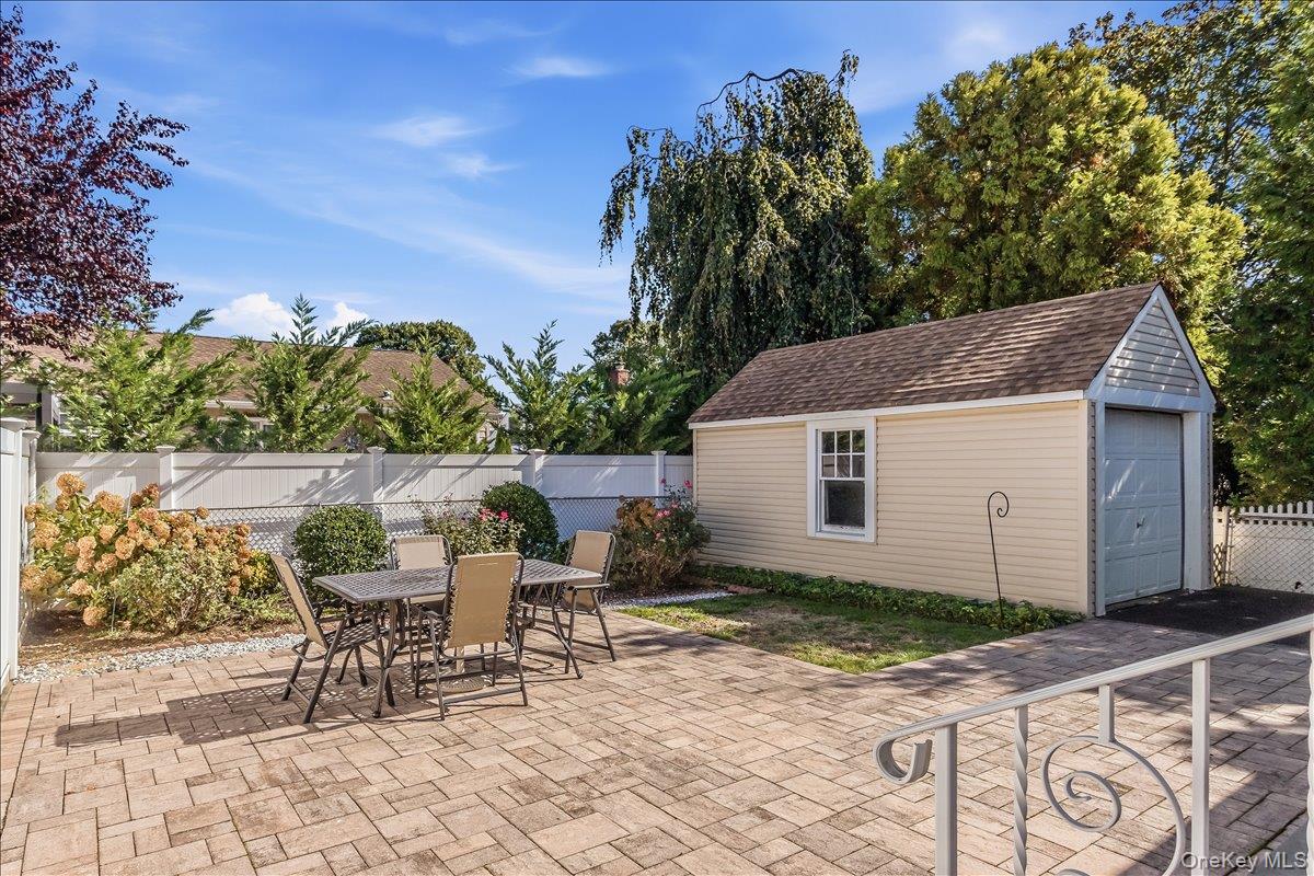 2527 Yorktown Street – For Sale photo 33