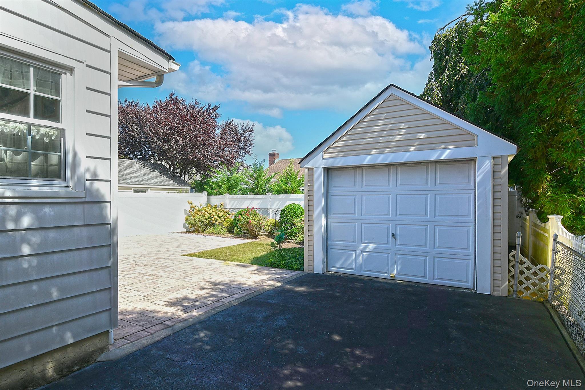2527 Yorktown Street – For Sale photo 40