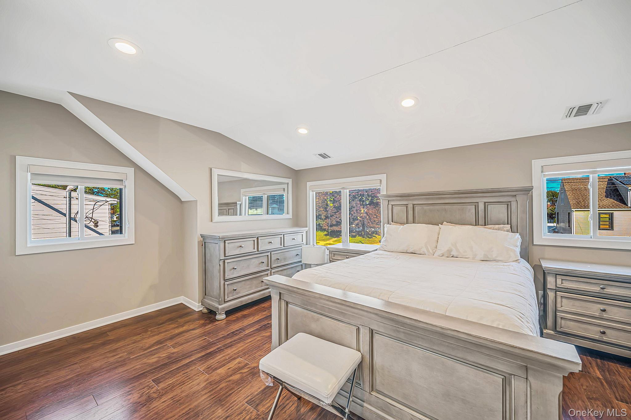 354 Seaford Avenue – For Sale photo 20