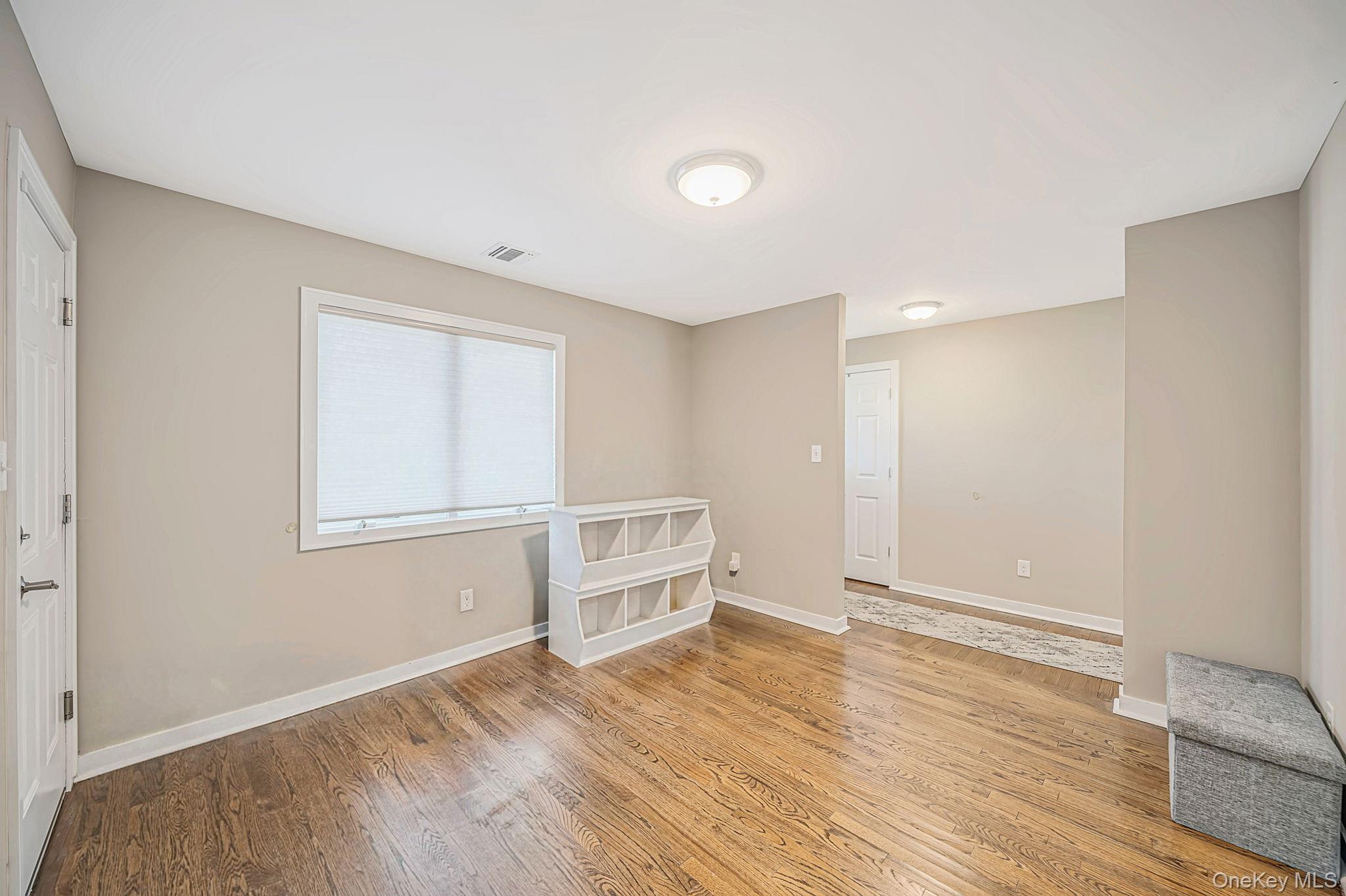 354 Seaford Avenue – For Sale photo 5