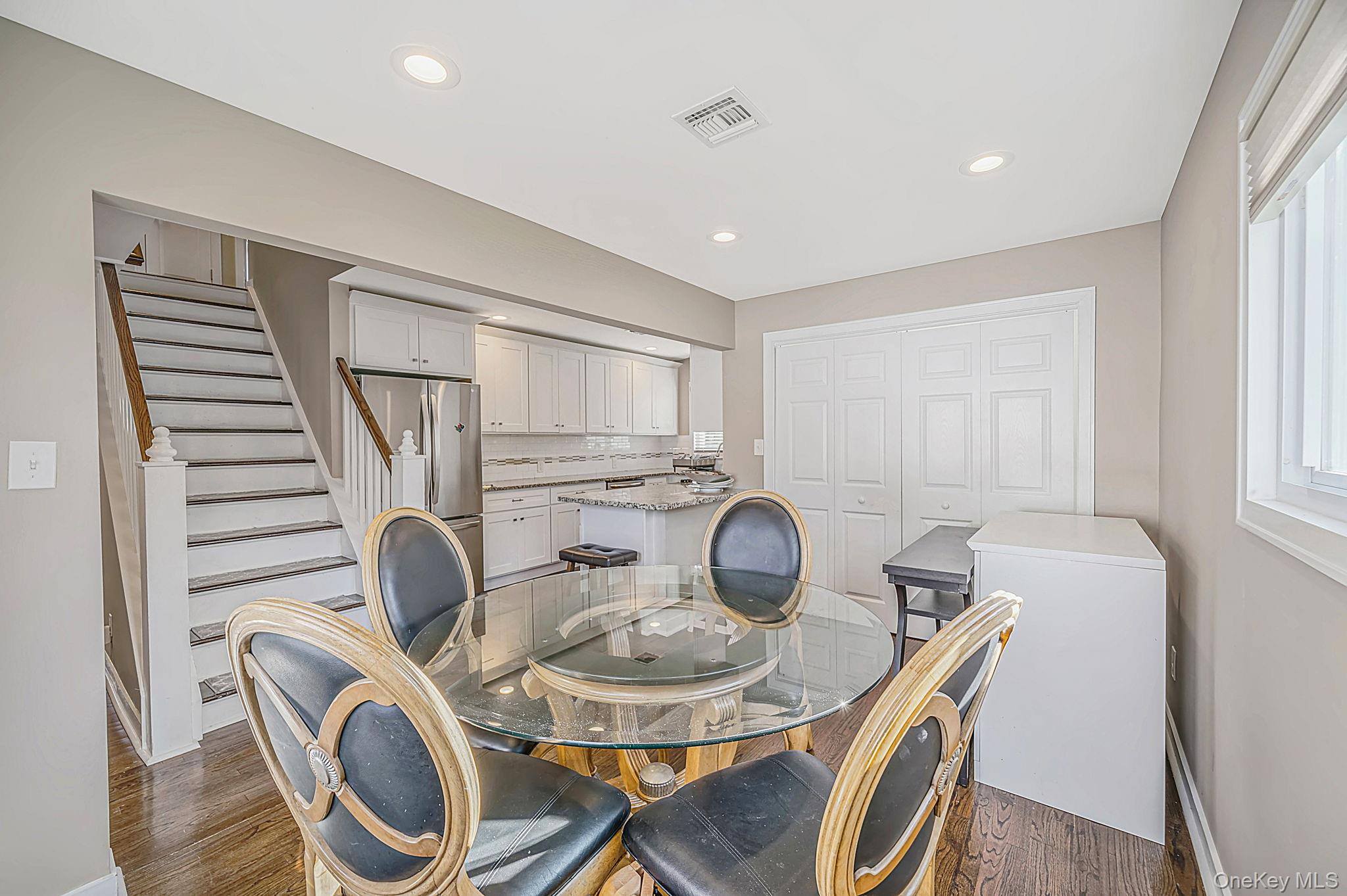 354 Seaford Avenue – For Sale photo 3