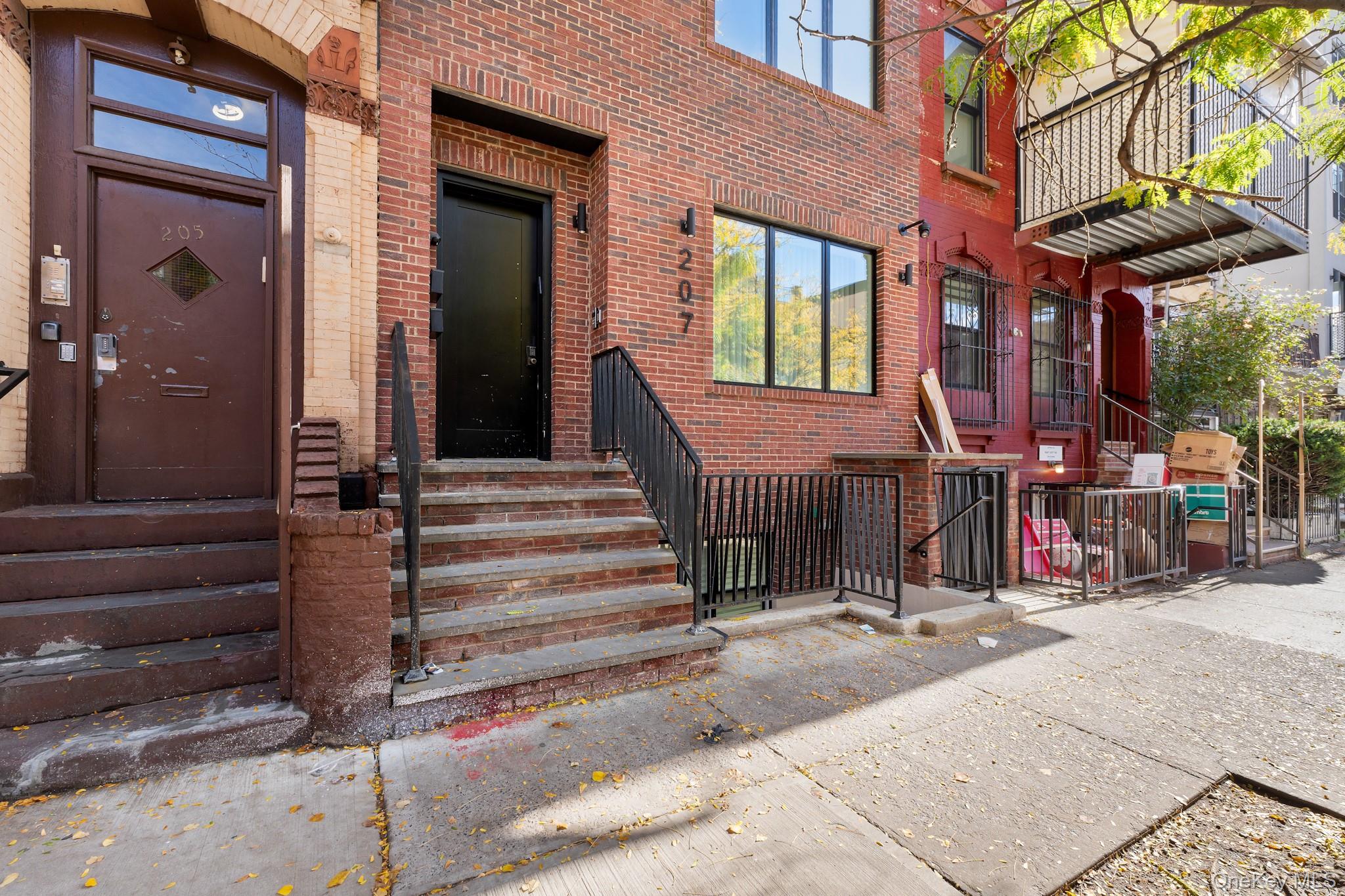 207 Lee Avenue – For Sale