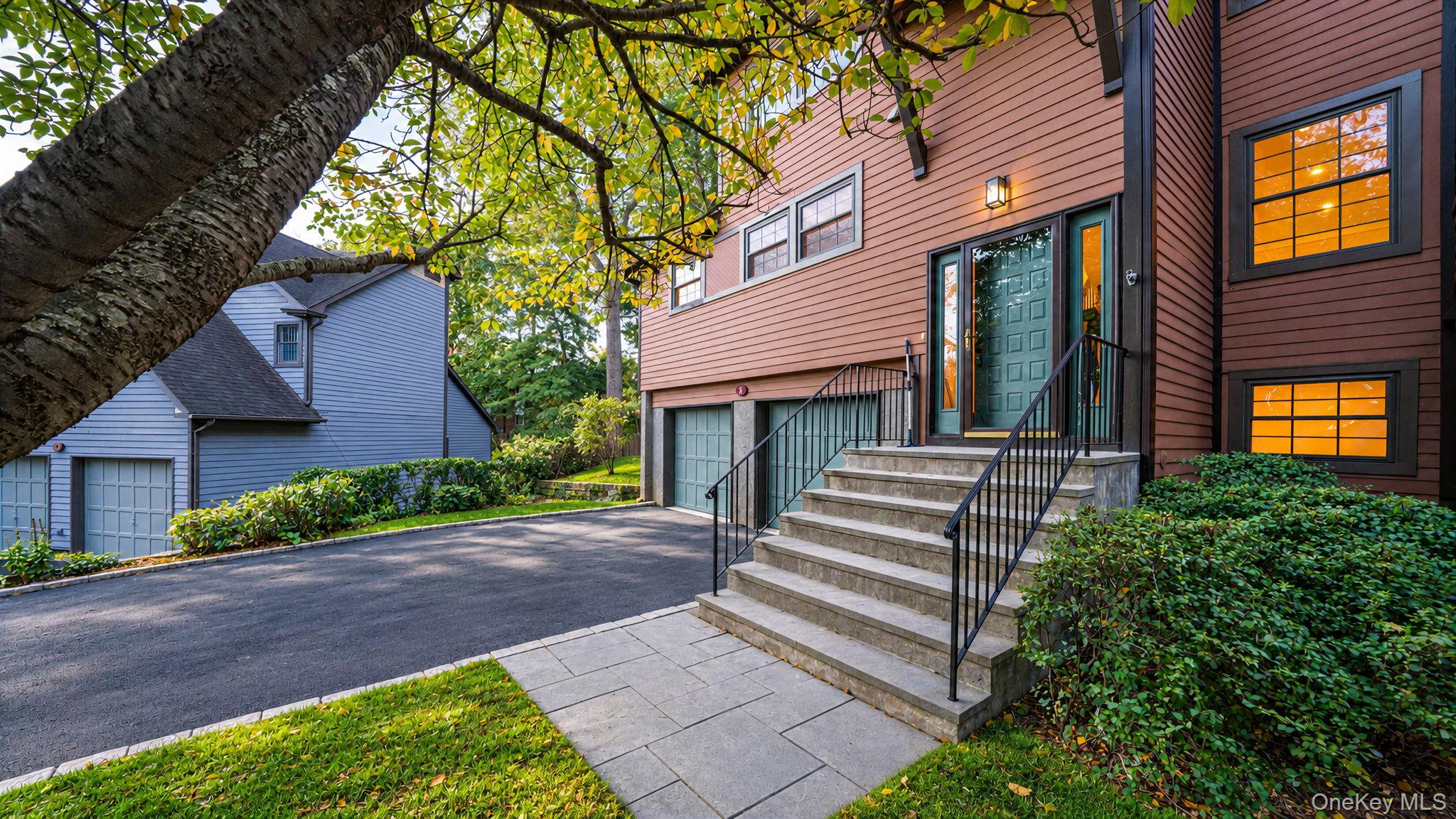 8 Adams Court – For Sale photo 2