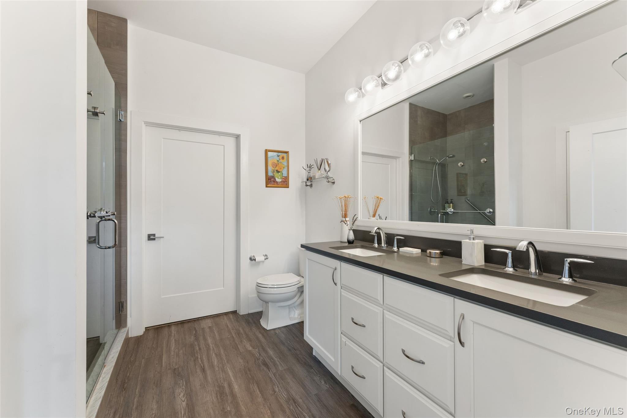 102 Legend Drive, Unit 303 photo 8
