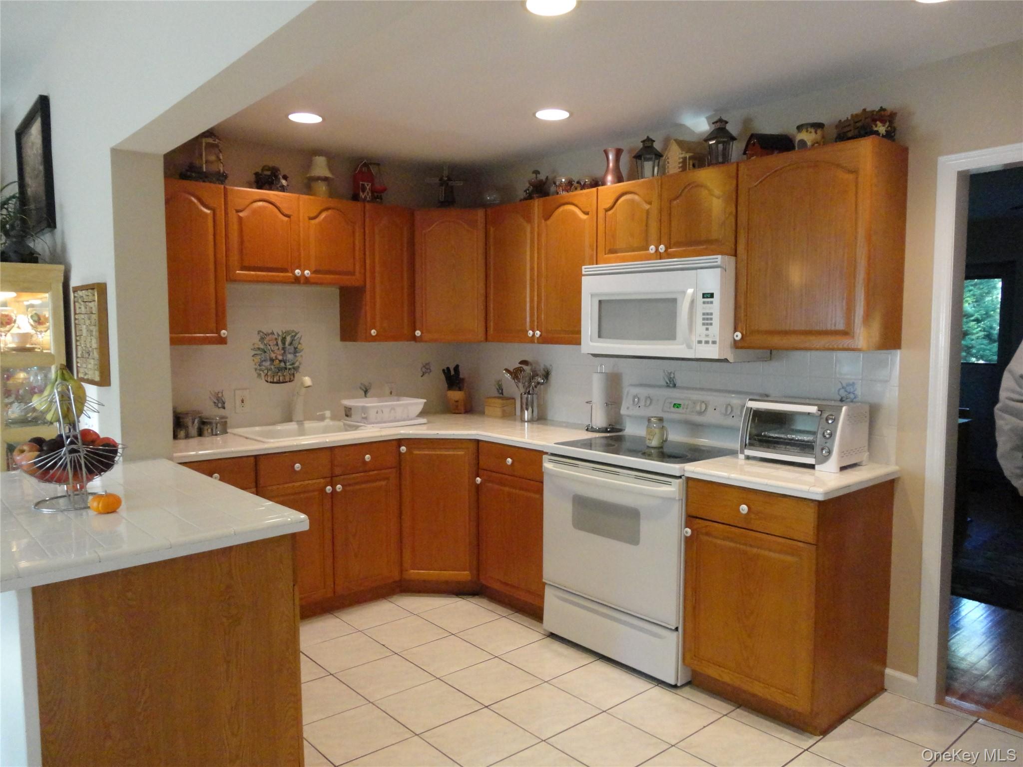 271 Lilac Lane – For Rent photo 2
