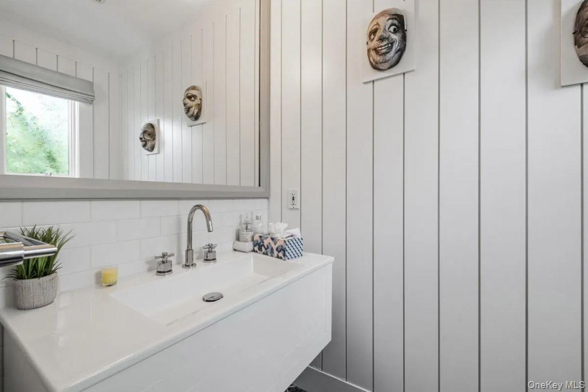 100 Wainscott NW Road – For Sale photo 14
