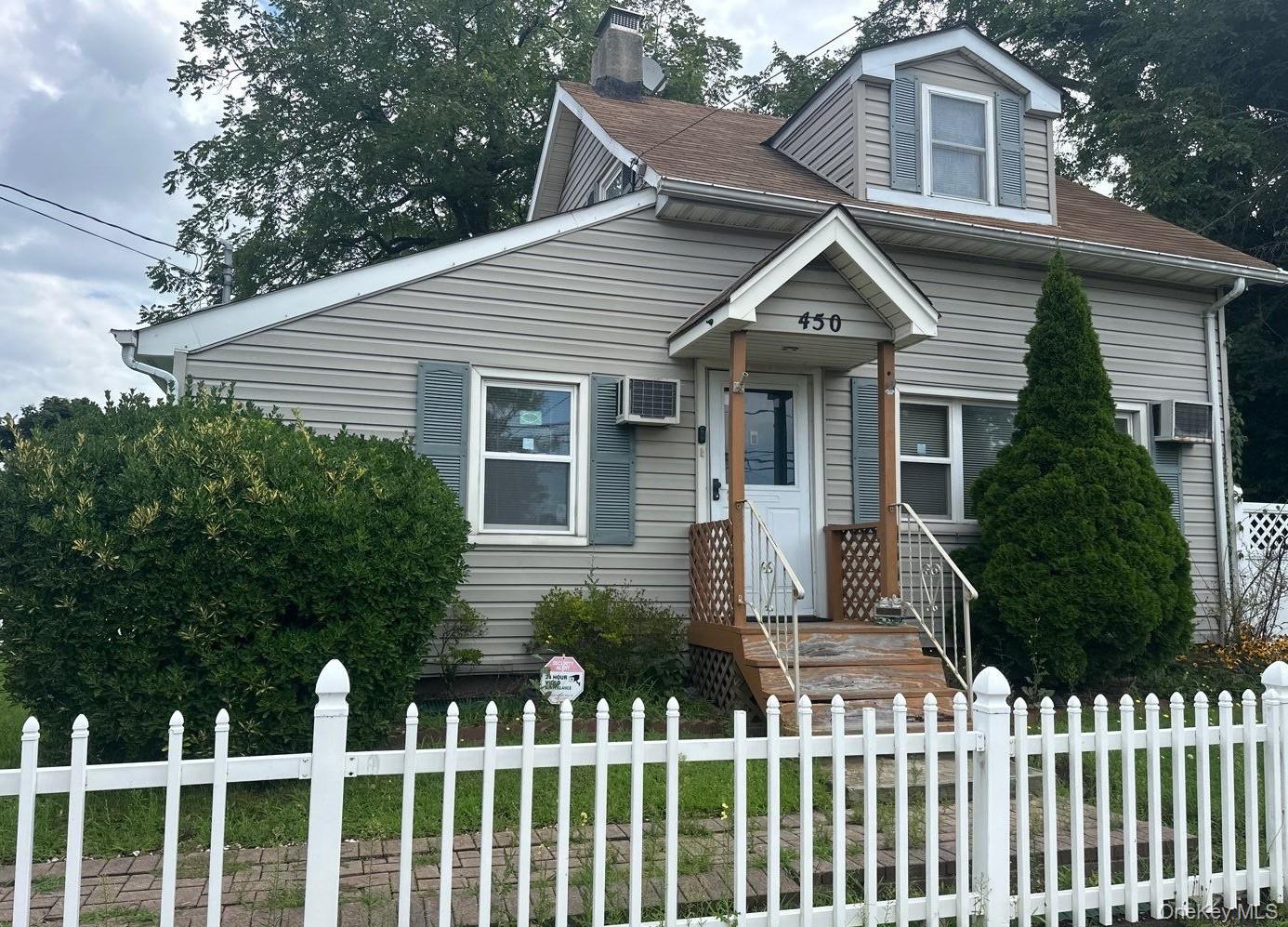 450 Great Neck Road – For Sale