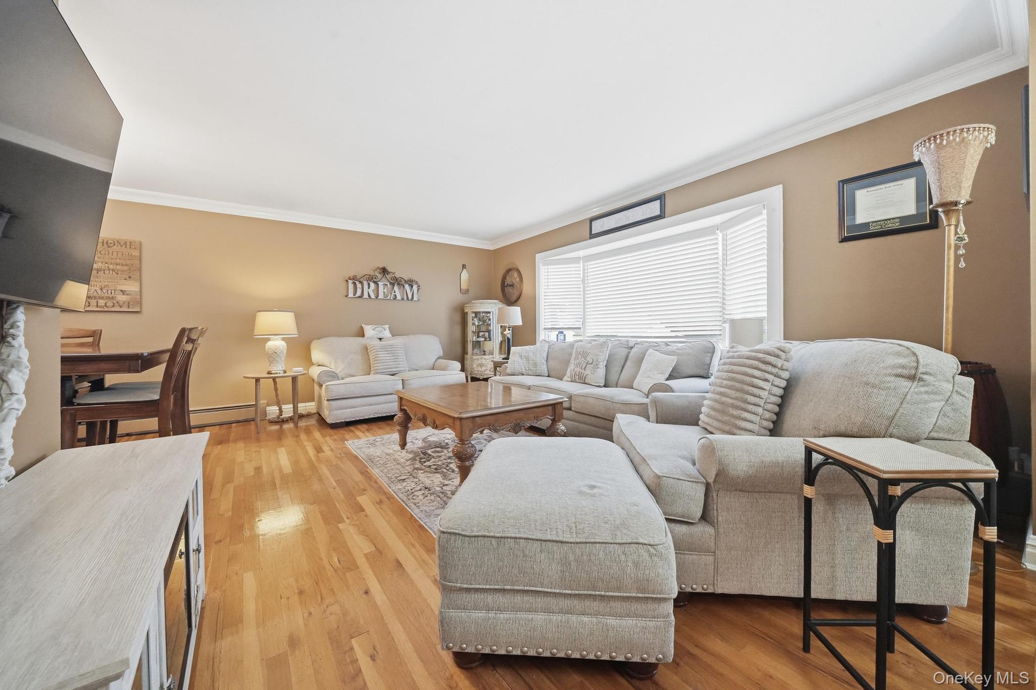 1523 Dewey Avenue – For Sale photo 18