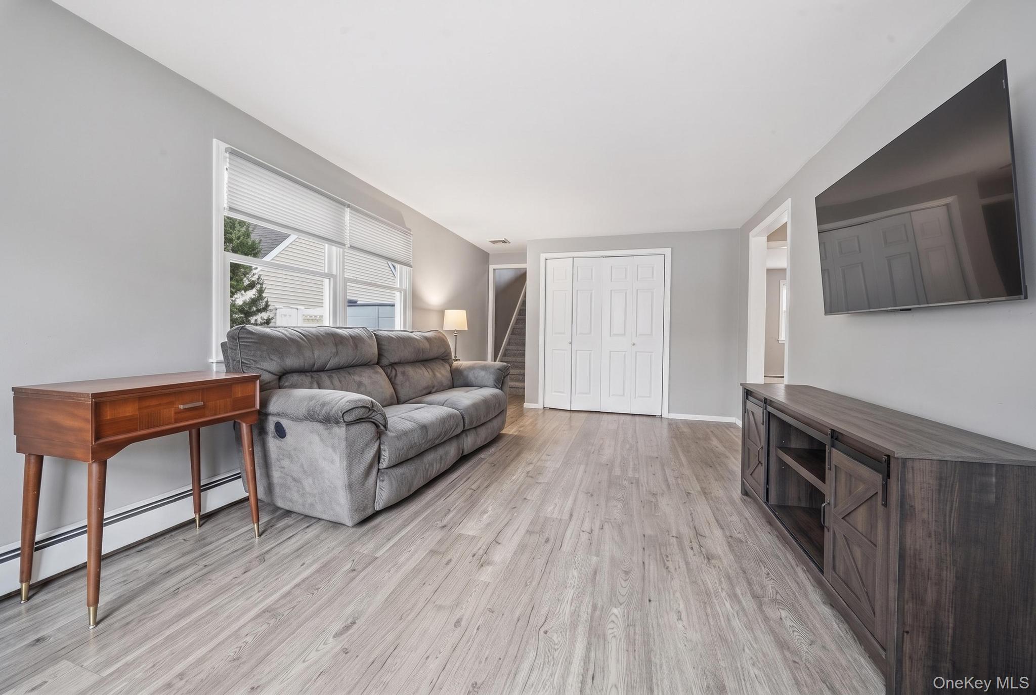 1523 Dewey Avenue – For Sale photo 17