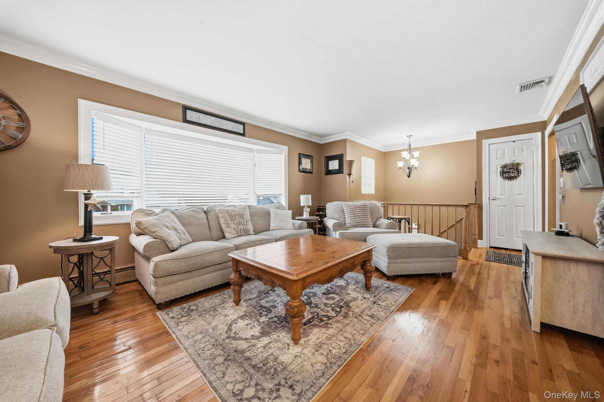 1523 Dewey Avenue – For Sale photo 3