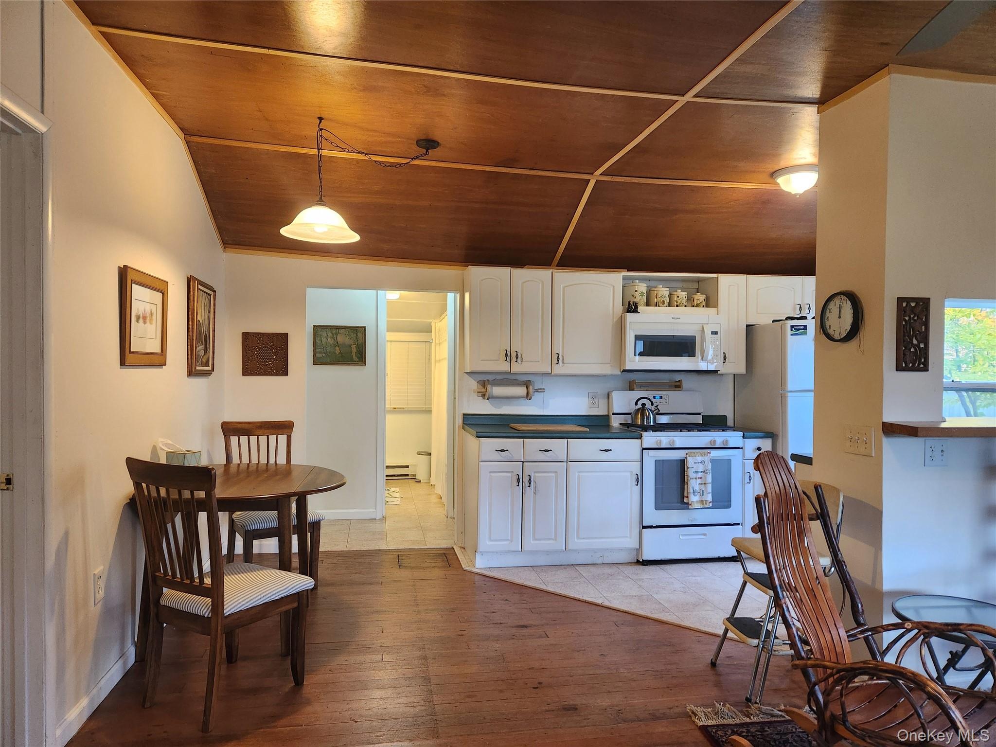 29 Mohawk Trail – For Sale photo 9