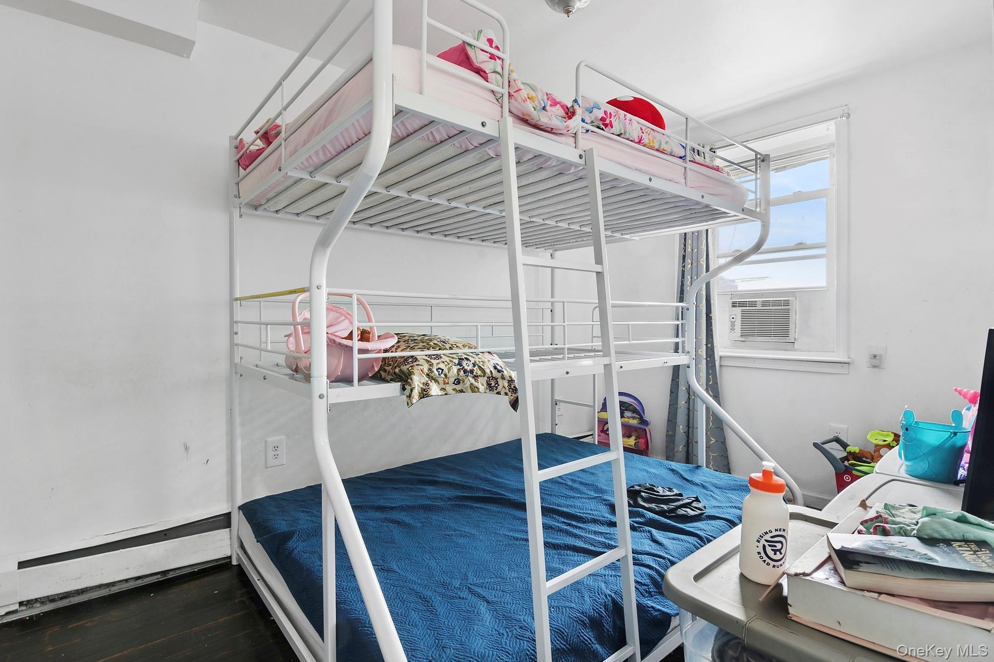 28 Saint Andrews Pl. Saint Andrews Pl, Unit 3 photo 4