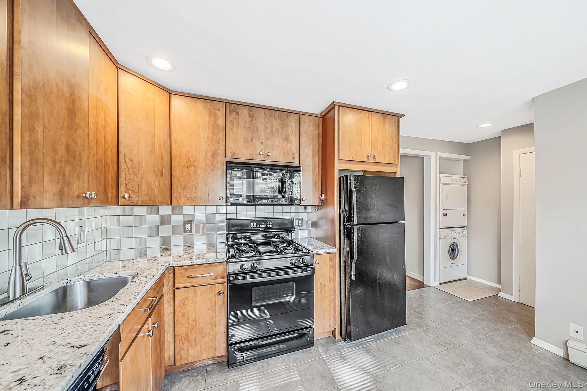 126 Cardinal Lane, Unit 126 photo 6