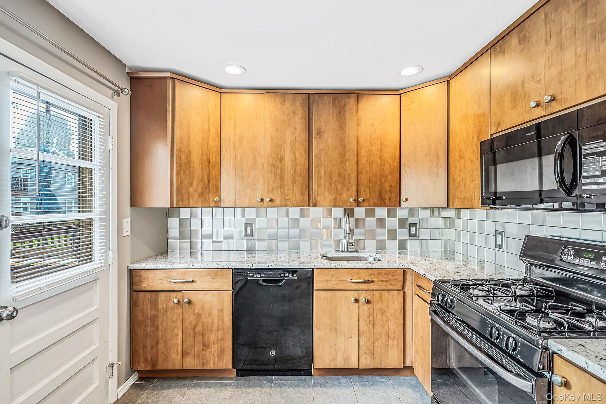 126 Cardinal Lane, Unit 126 photo 8