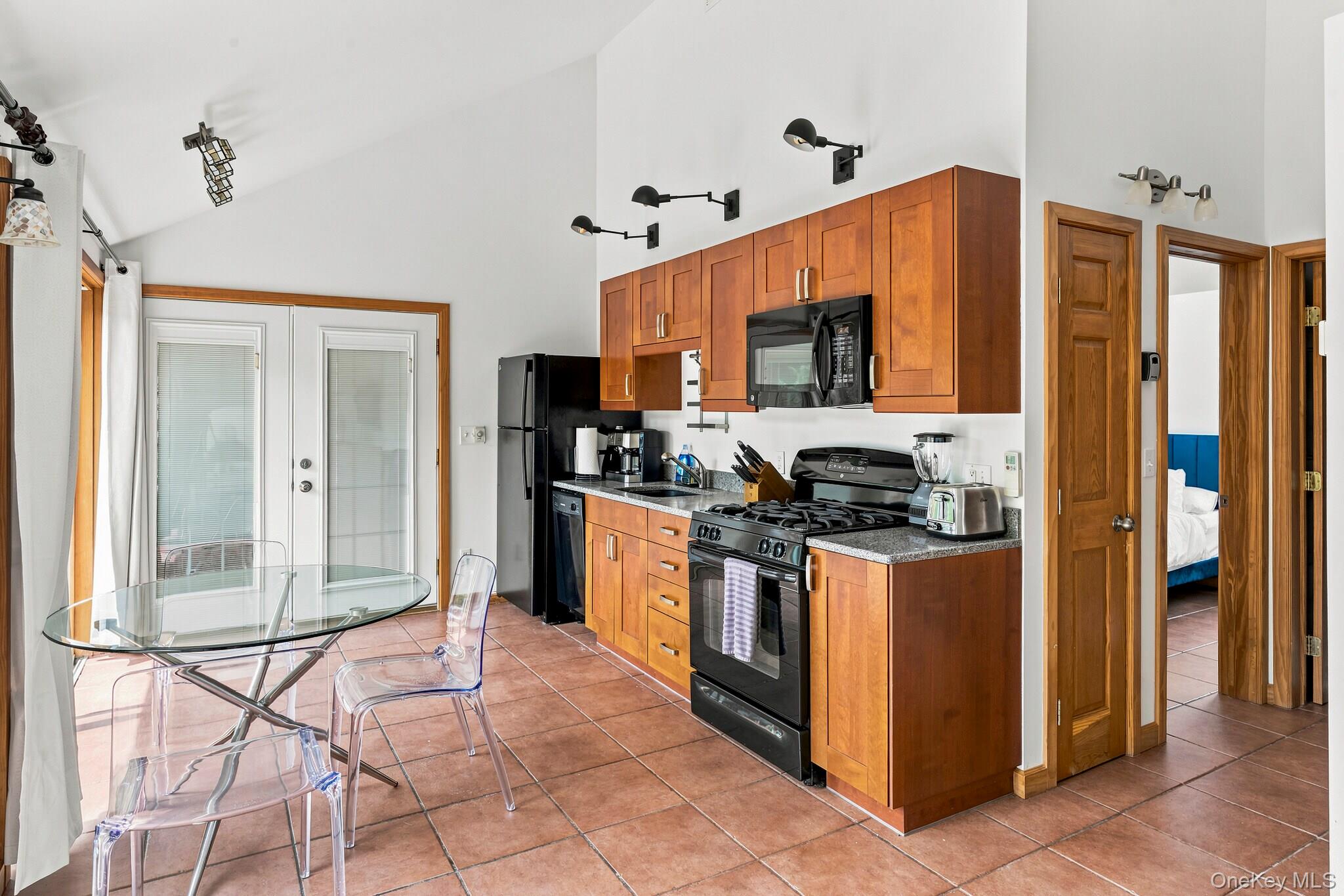 127 Inlet Road W – For Sale photo 4