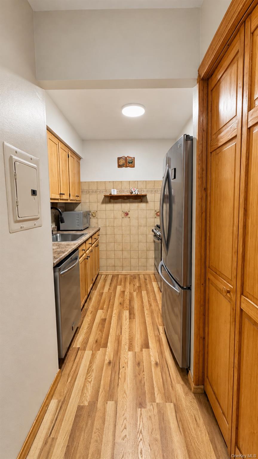 130 N 3rd Street, Unit 1 photo 8