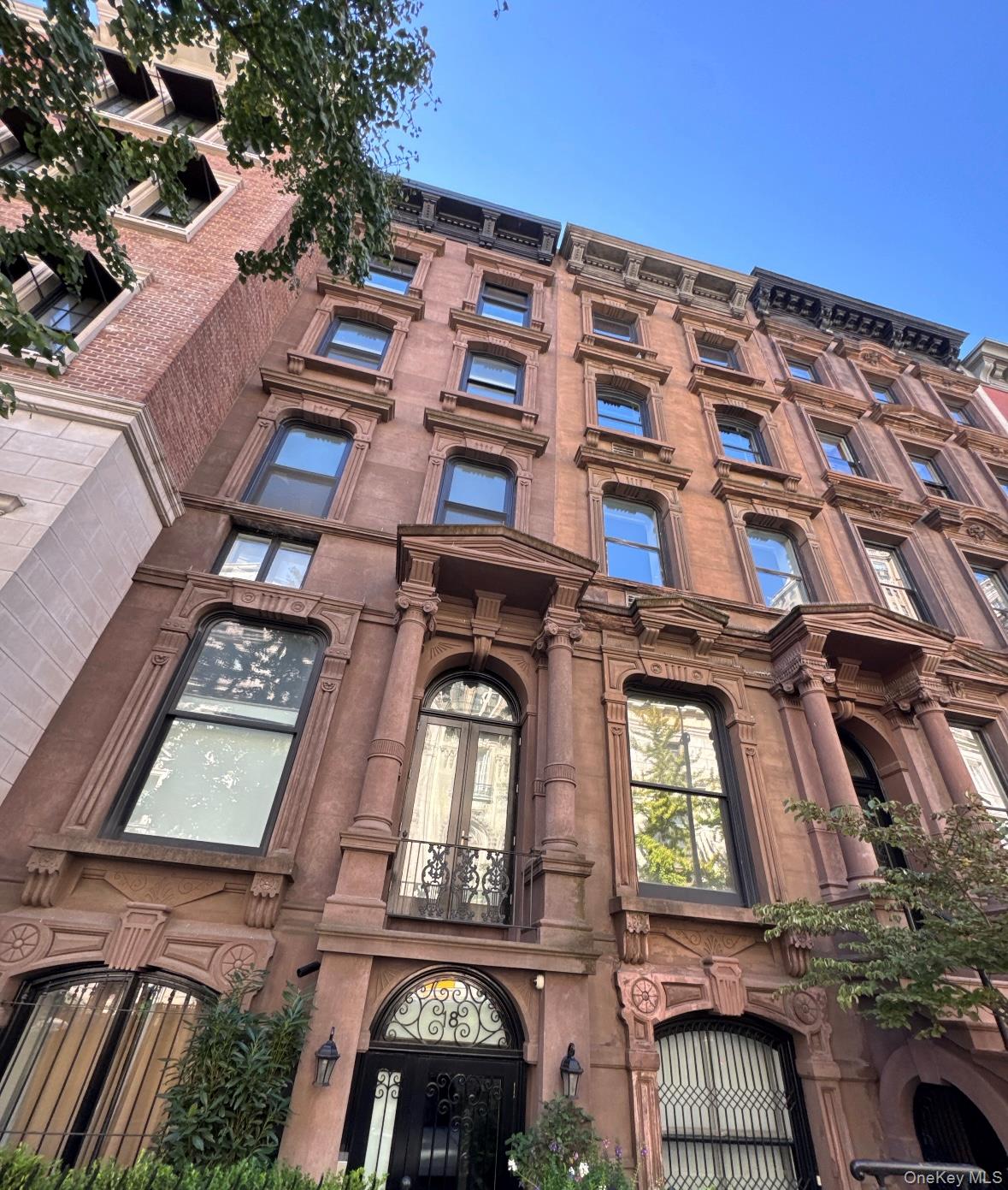 18 E 63rd Street, Unit 1 photo 10
