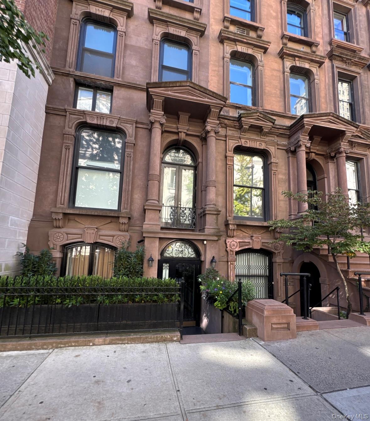 18 E 63rd Street, Unit 1