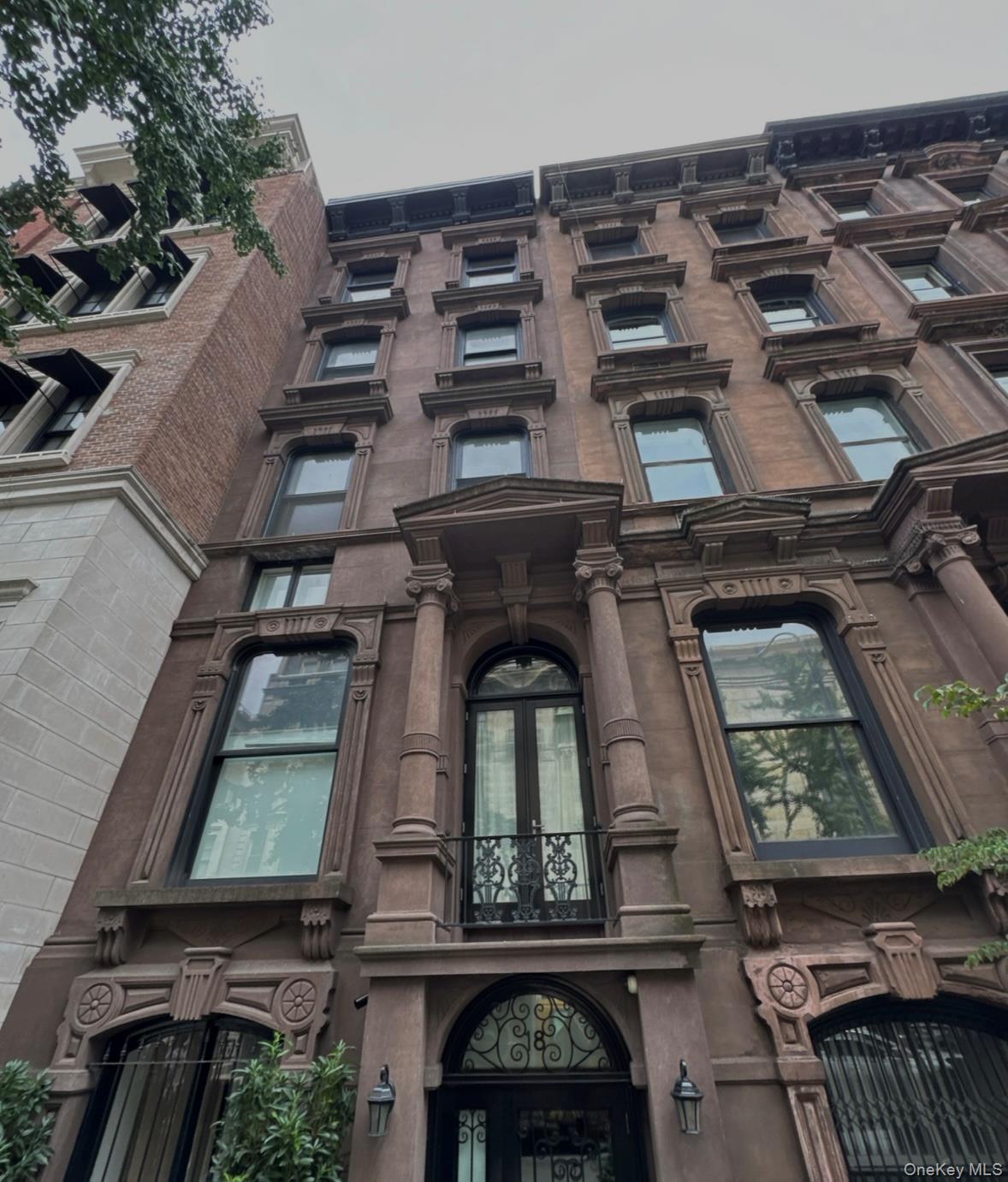 18 E 63rd Street, Unit 1 photo 3