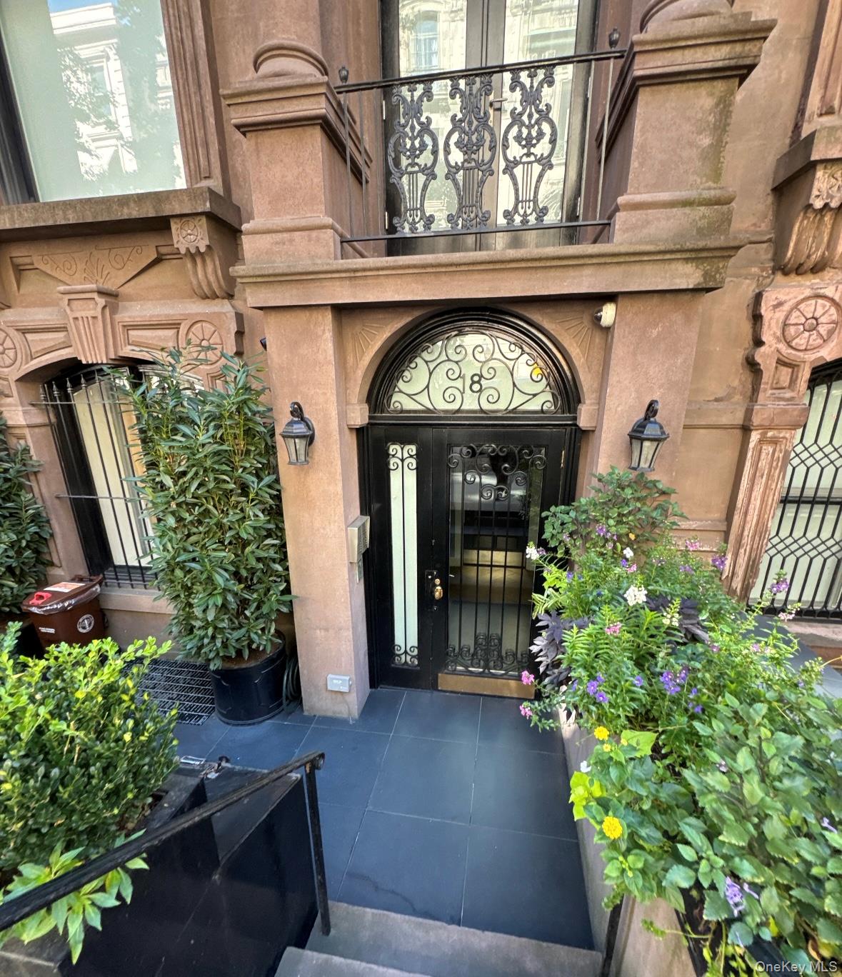 18 E 63rd Street, Unit 1 photo 9