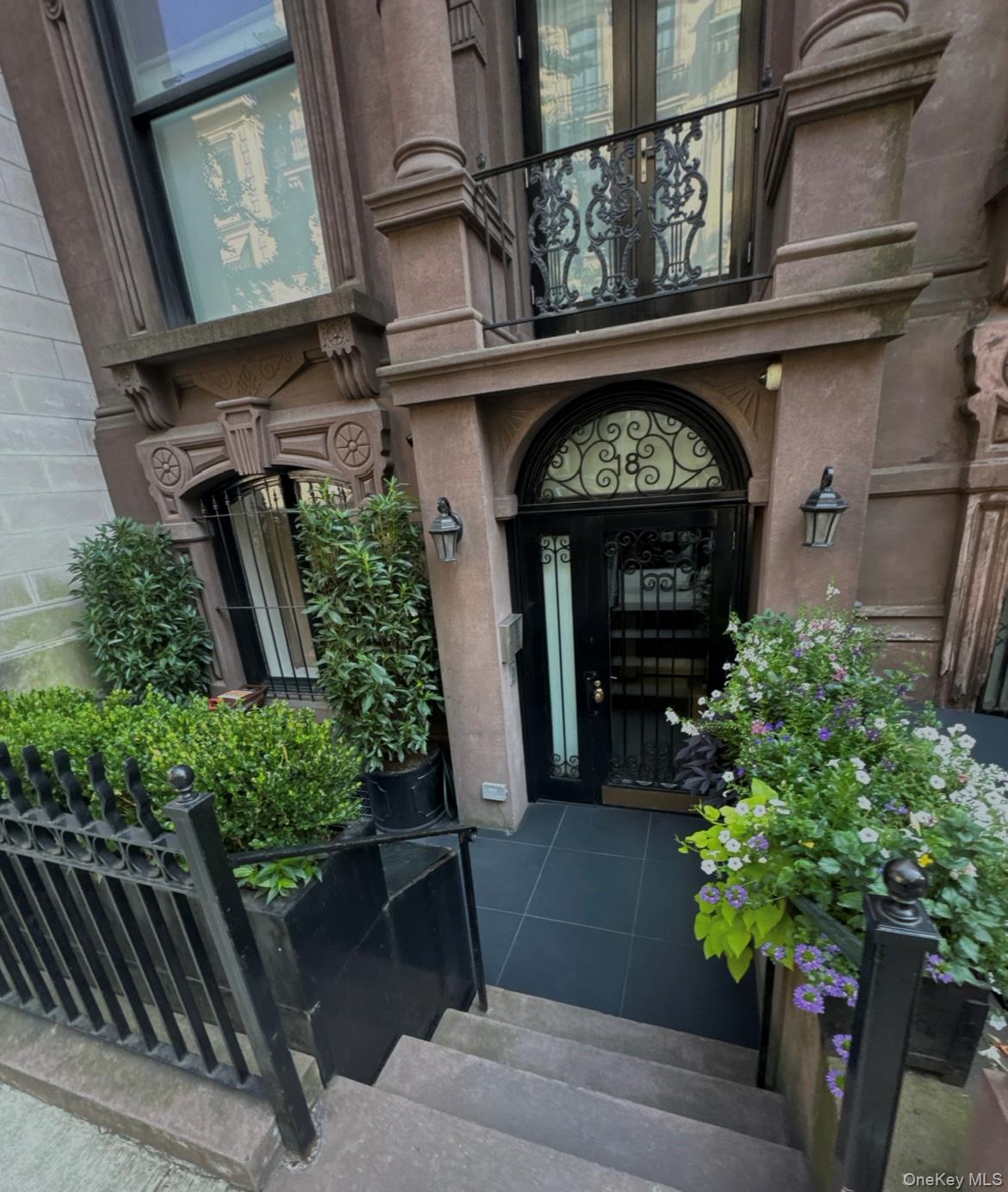 18 E 63rd Street, Unit 1 photo 4