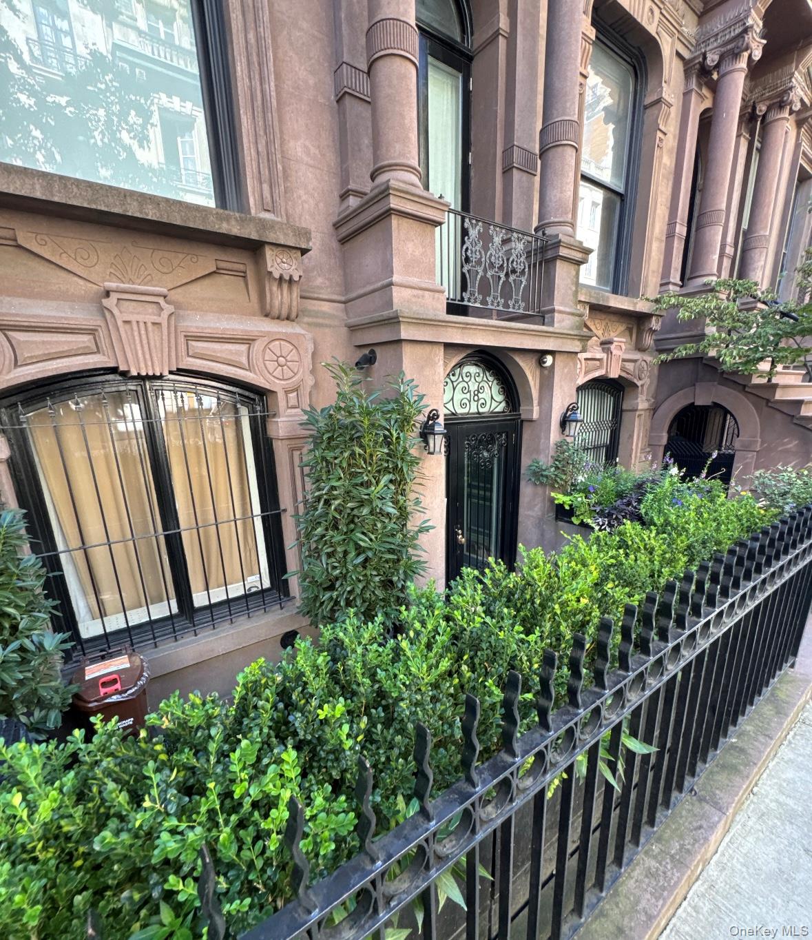 18 E 63rd Street, Unit 1 photo 8