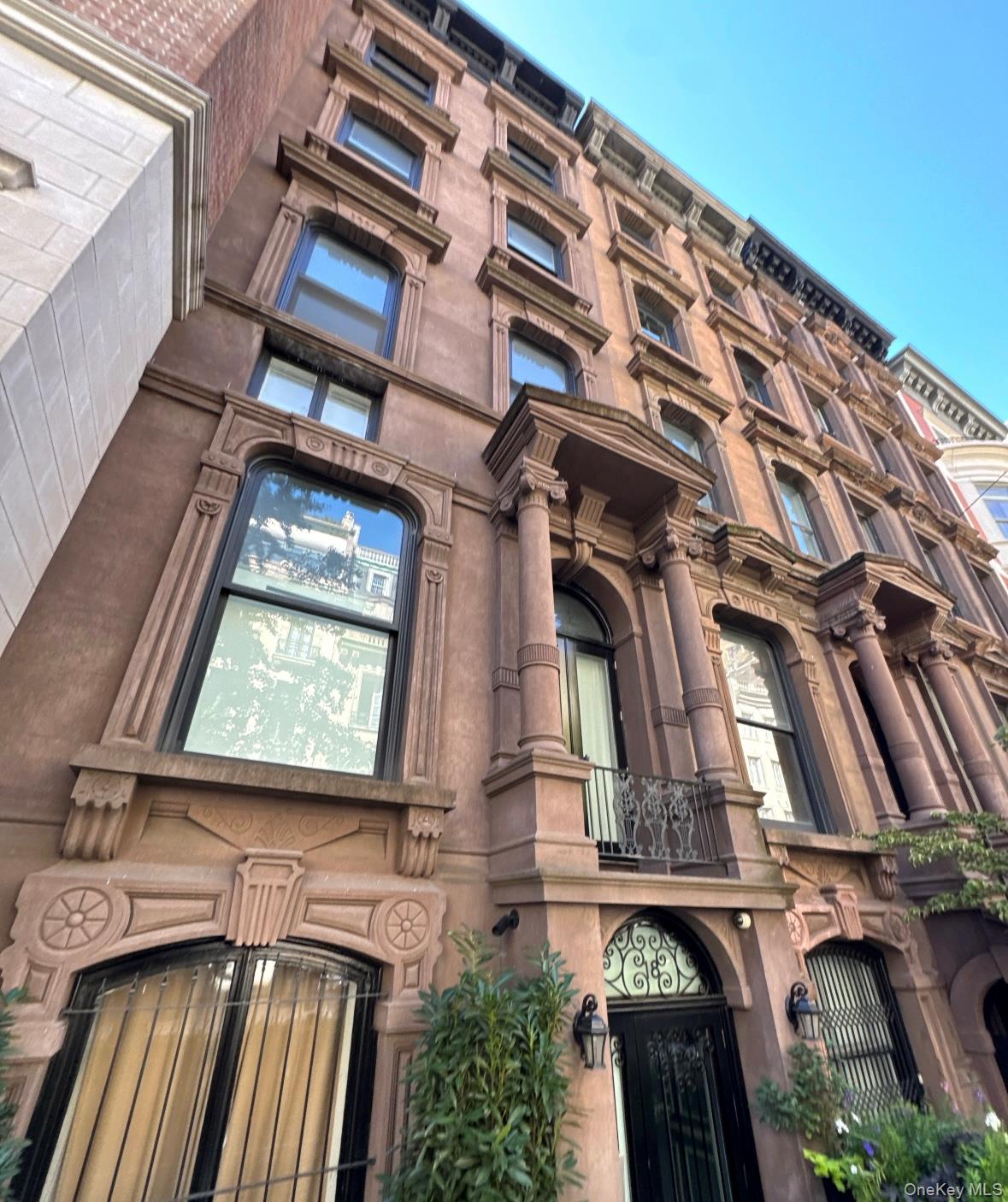 18 E 63rd Street, Unit 1 photo 7
