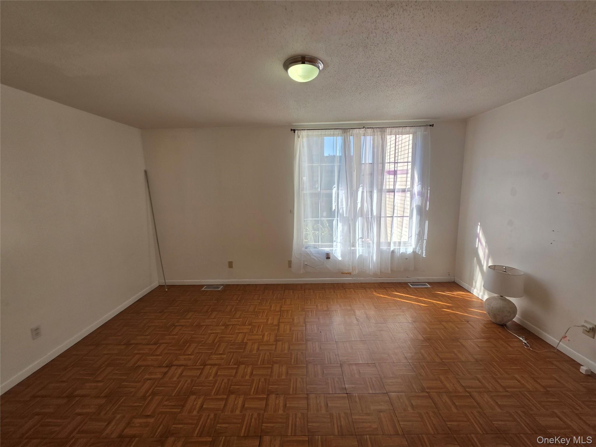 1186 Vyse Avenue – For Sale photo 22