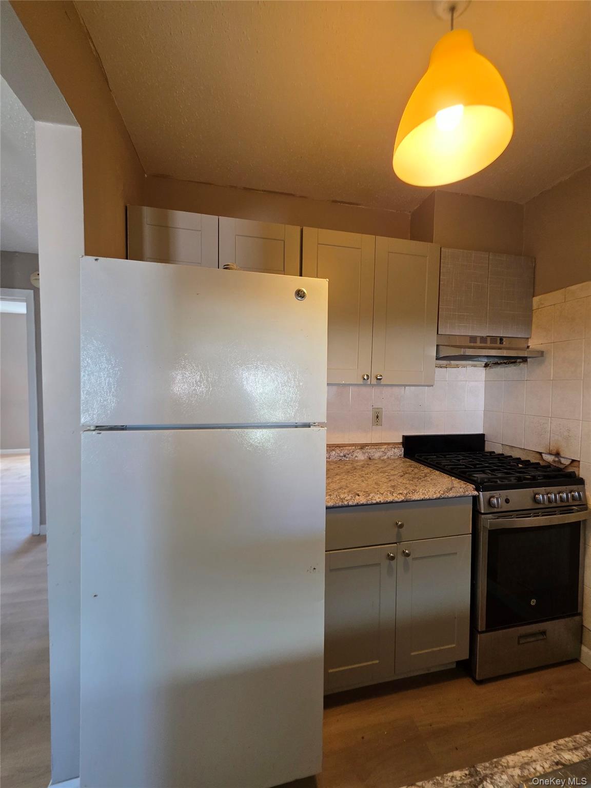 1186 Vyse Avenue – For Sale photo 28