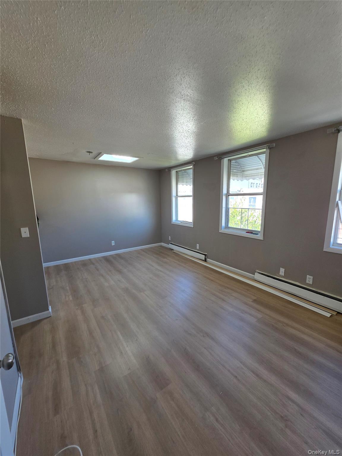 1186 Vyse Avenue – For Sale photo 25