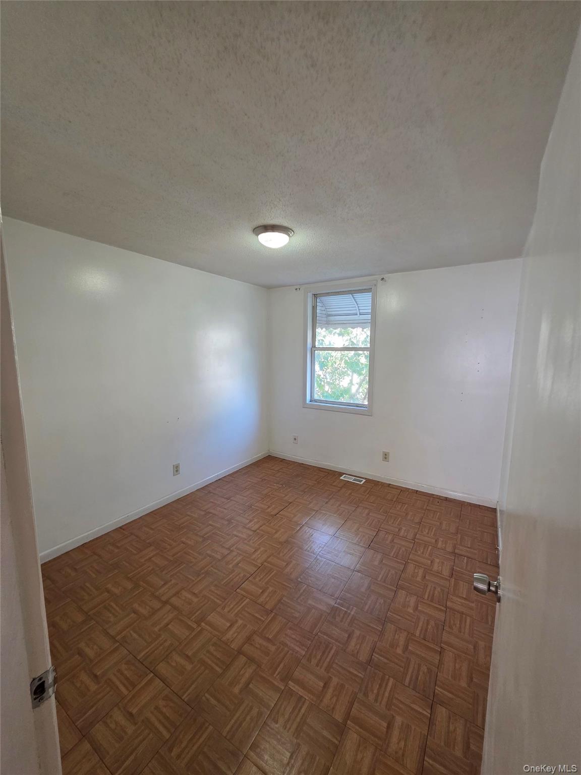 1186 Vyse Avenue – For Sale photo 19