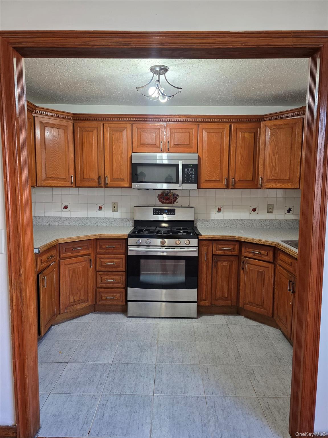 1186 Vyse Avenue – For Sale photo 12