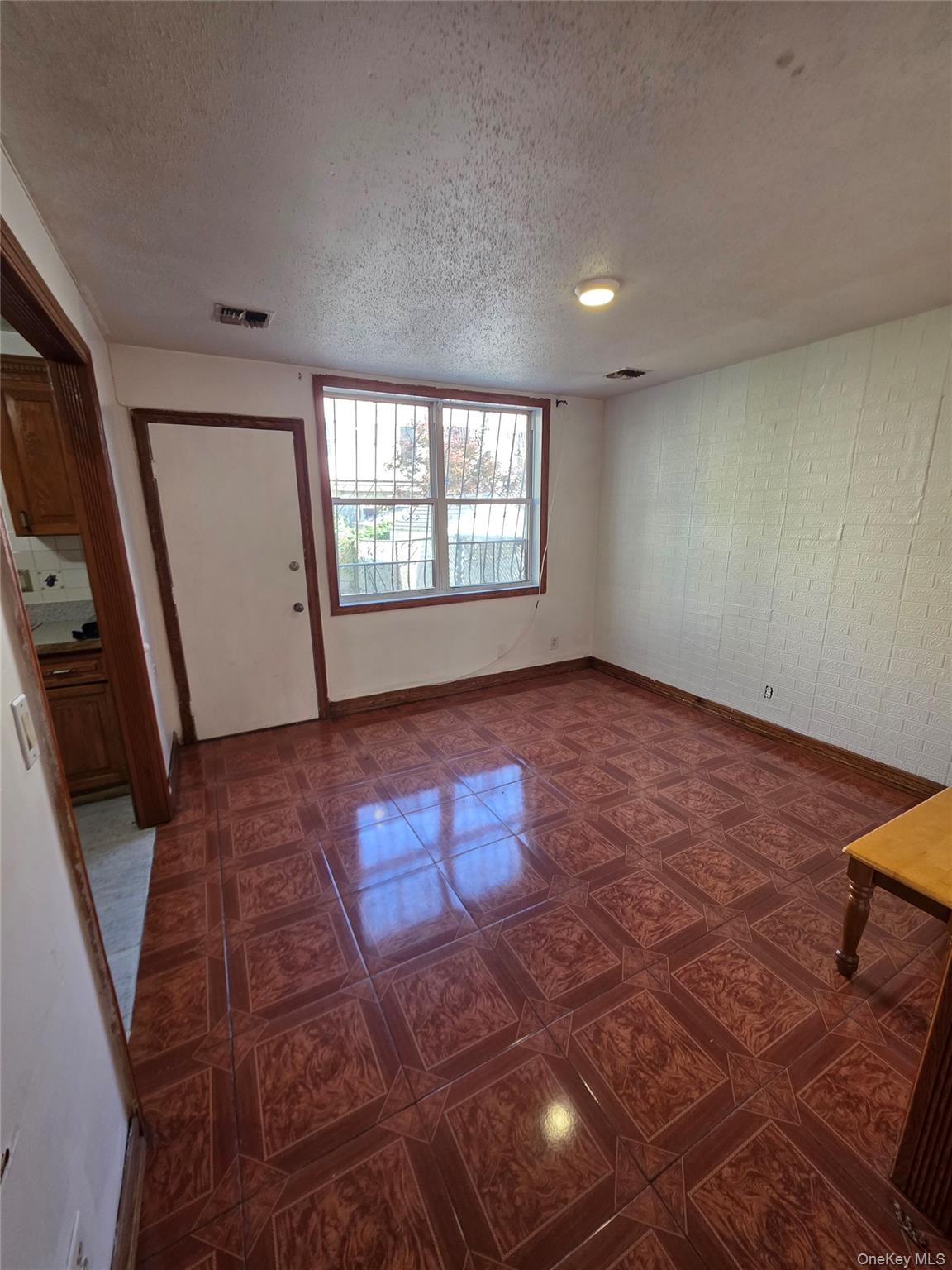 1186 Vyse Avenue – For Sale photo 15
