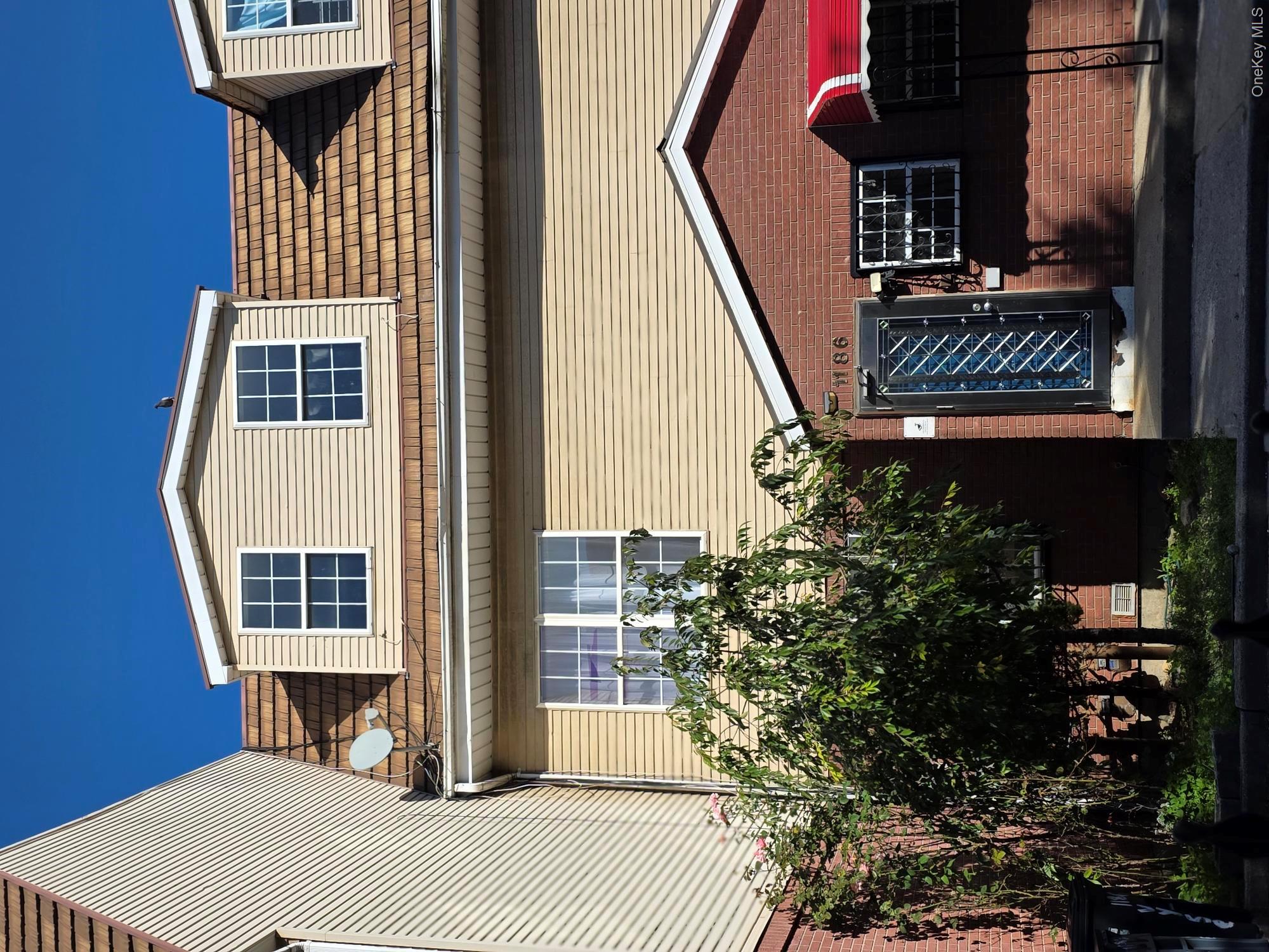 1186 Vyse Avenue – For Sale
