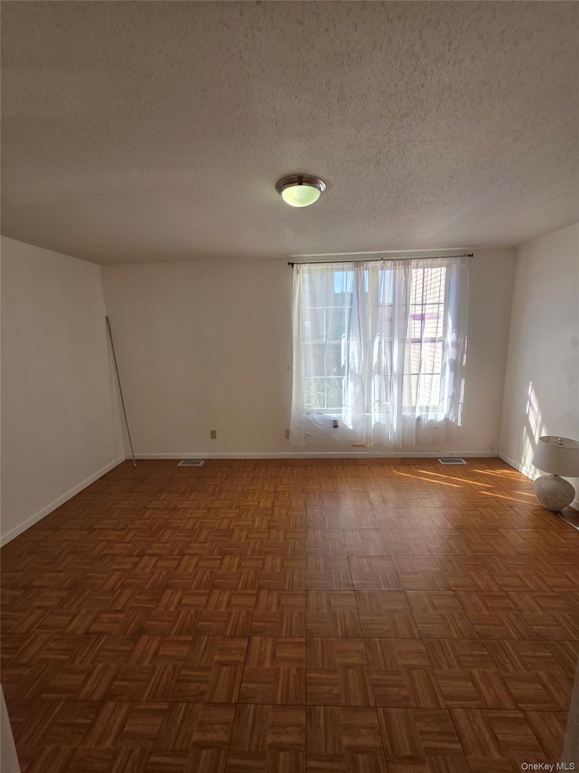 1186 Vyse Avenue – For Sale photo 23
