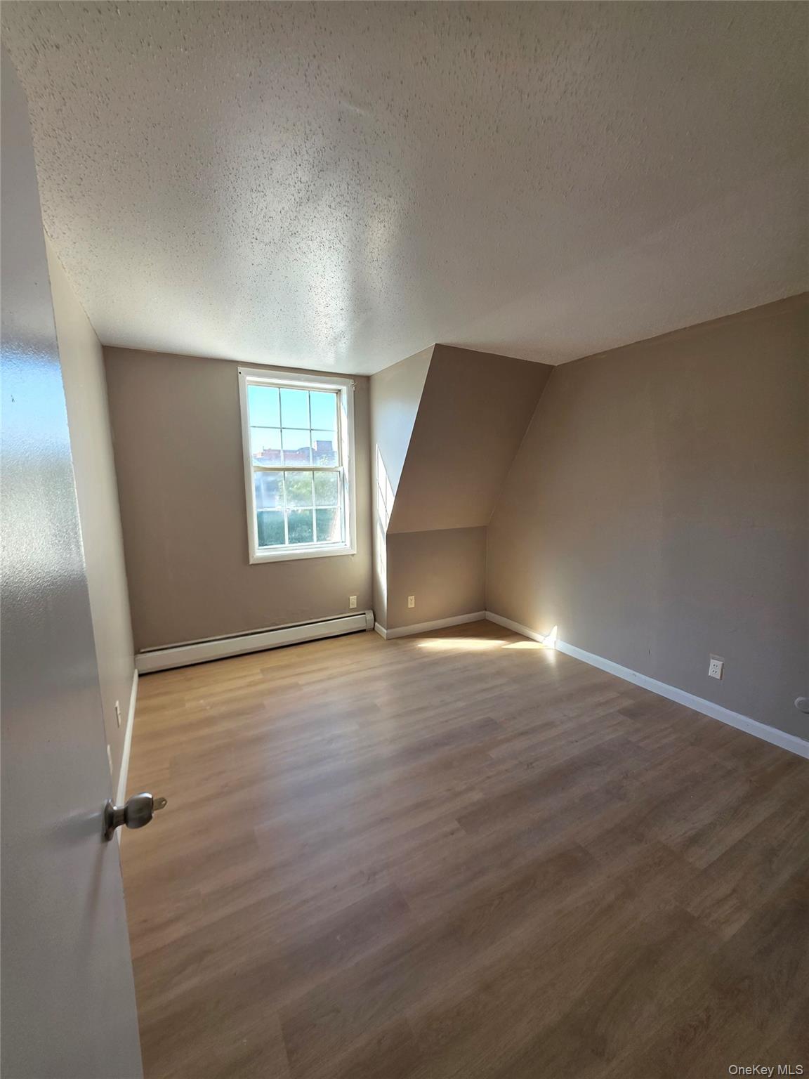 1186 Vyse Avenue – For Sale photo 33