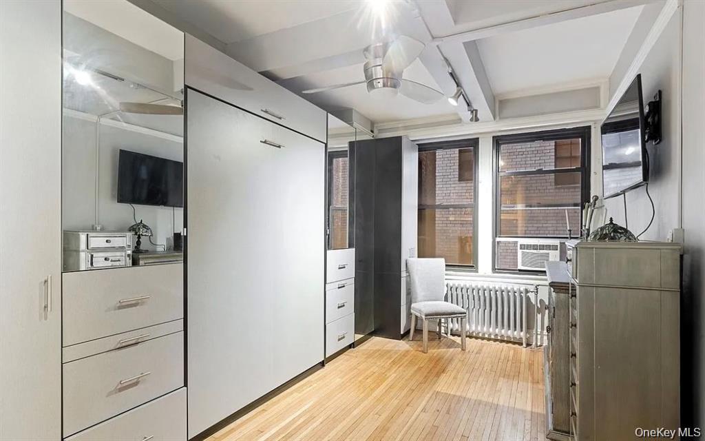 457 W 57th Street, Unit 308 photo 2