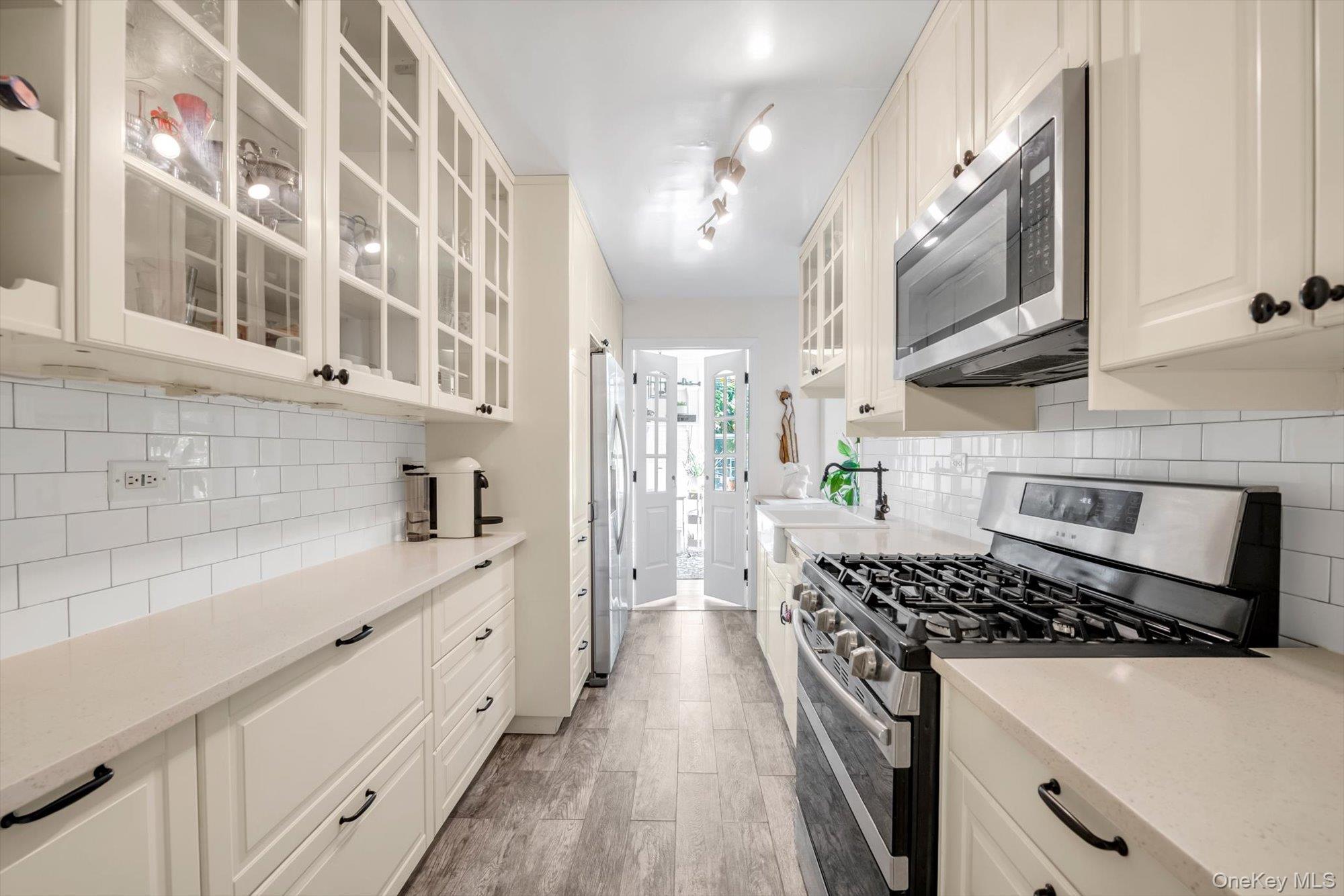 209-25 18th Avenue, Unit 3K photo 10
