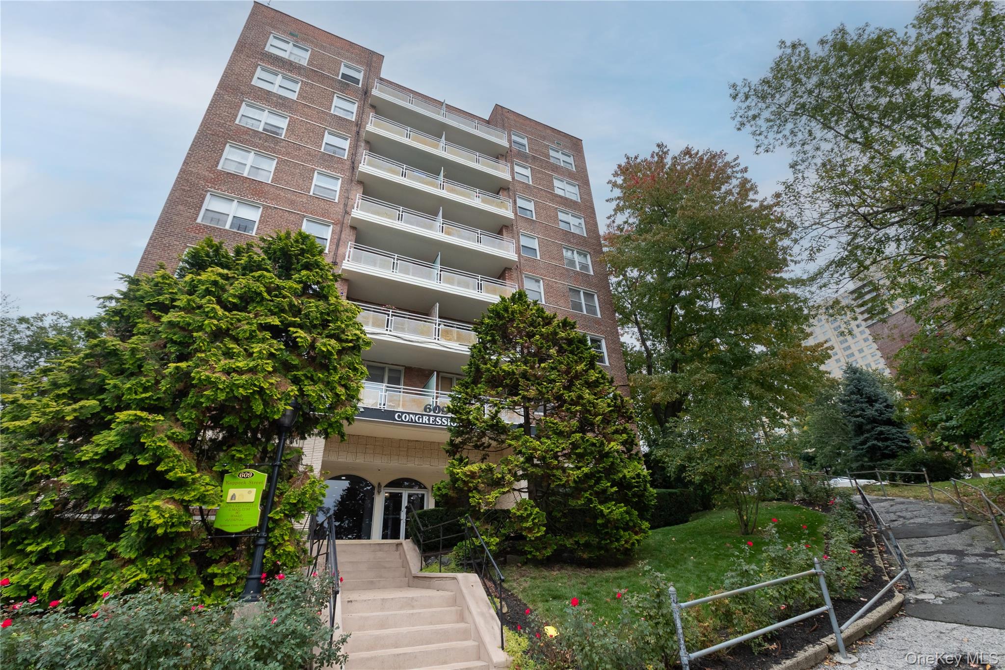 609 Kappock, Unit 8D