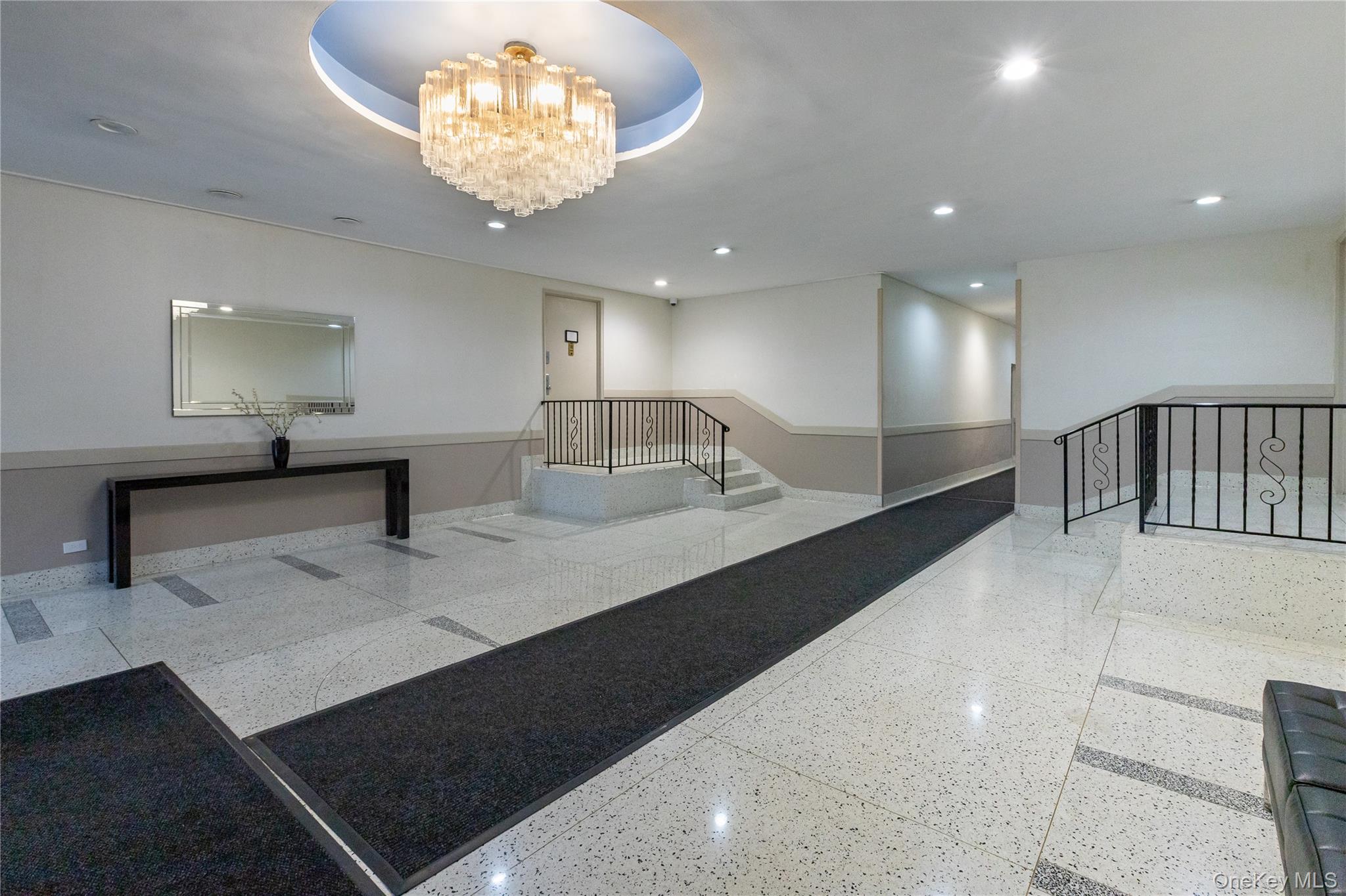609 Kappock, Unit 8D photo 12