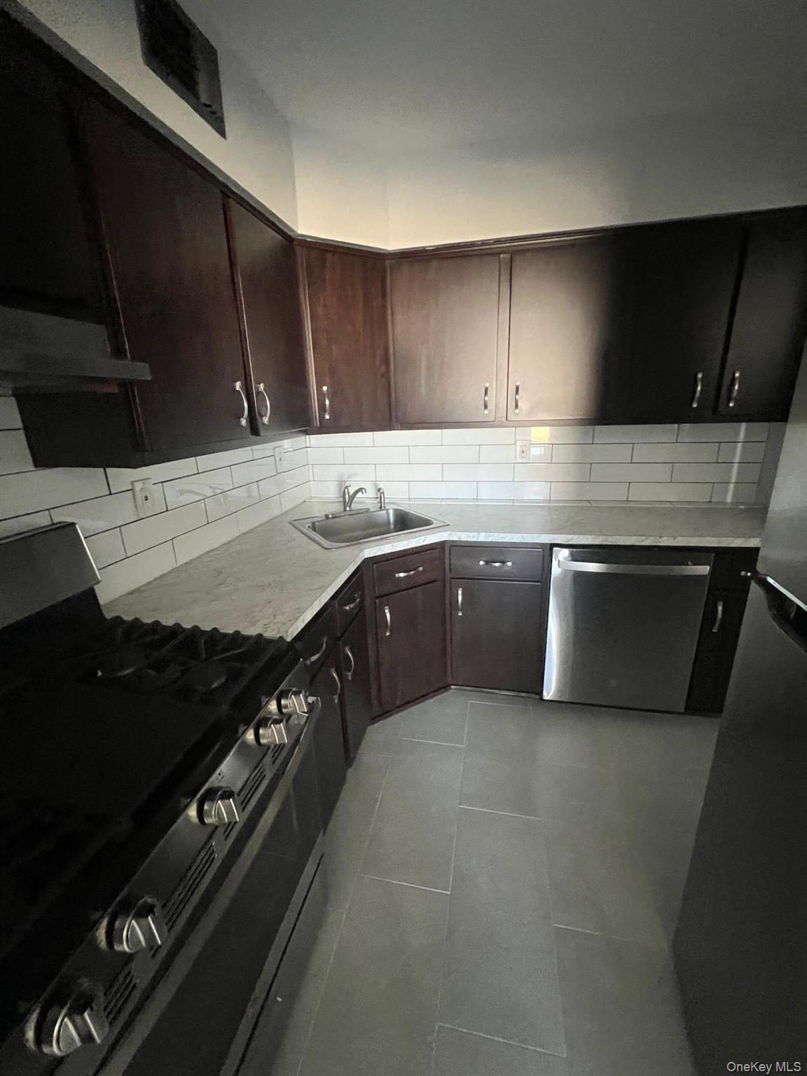 53 Fairview Circle – For Rent photo 3