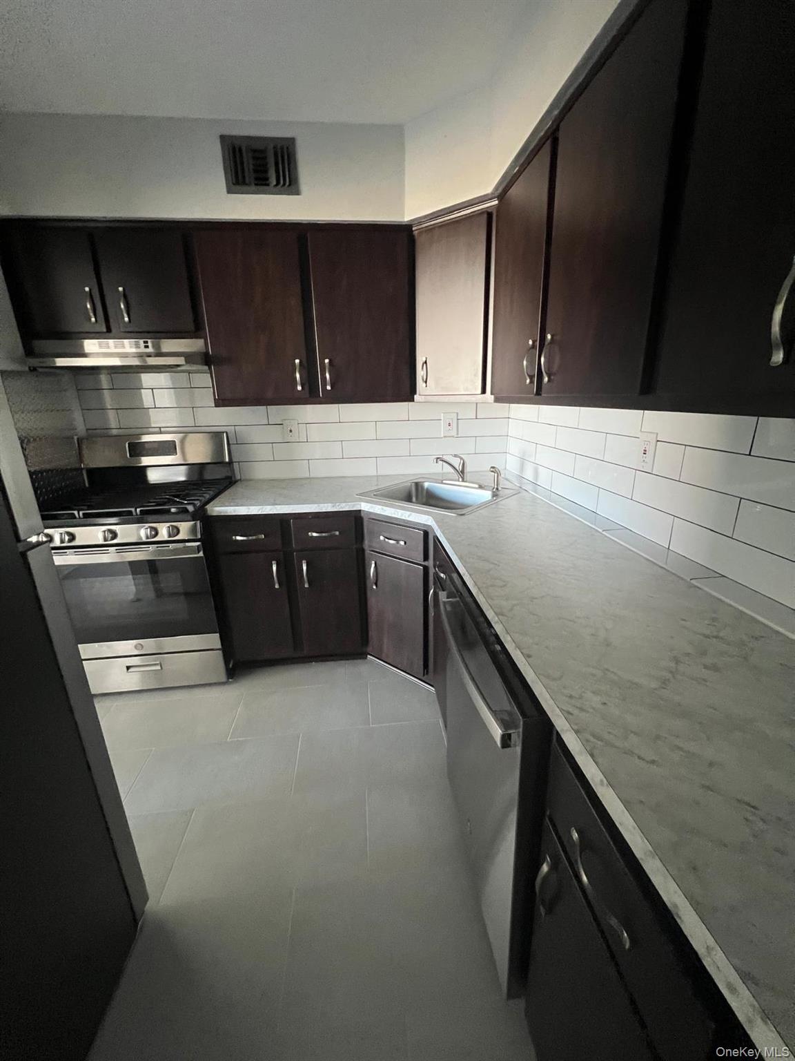 53 Fairview Circle – For Rent photo 6