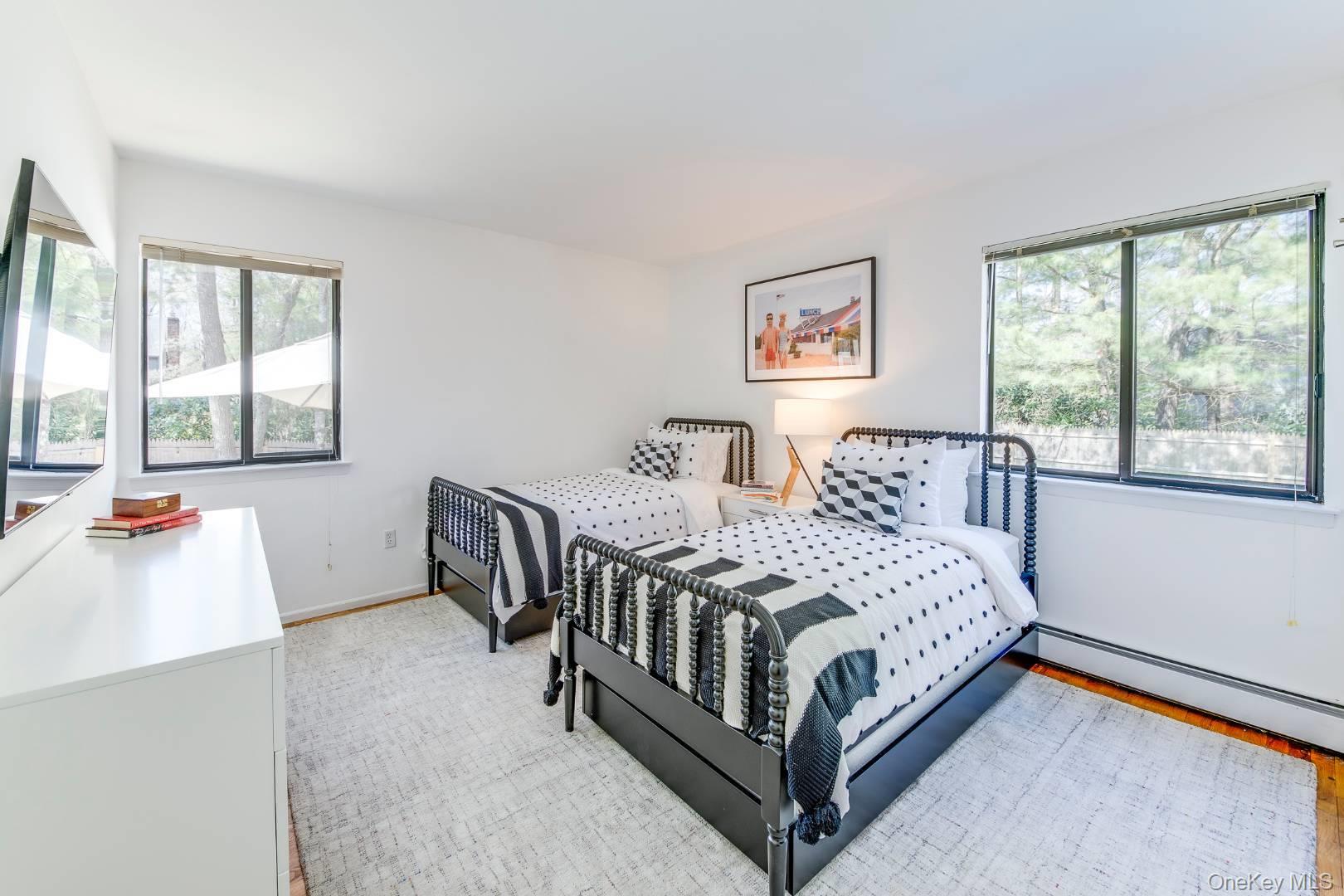 35 Montauk Boulevard – For Rent photo 13
